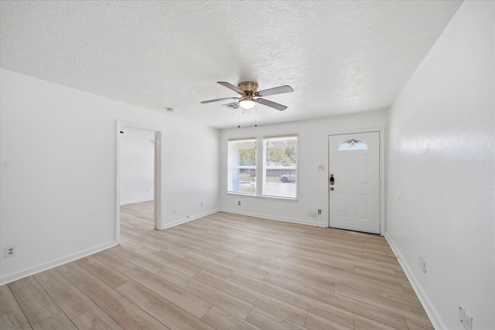 5330 Pershing St, Houston, TX 77033 photo