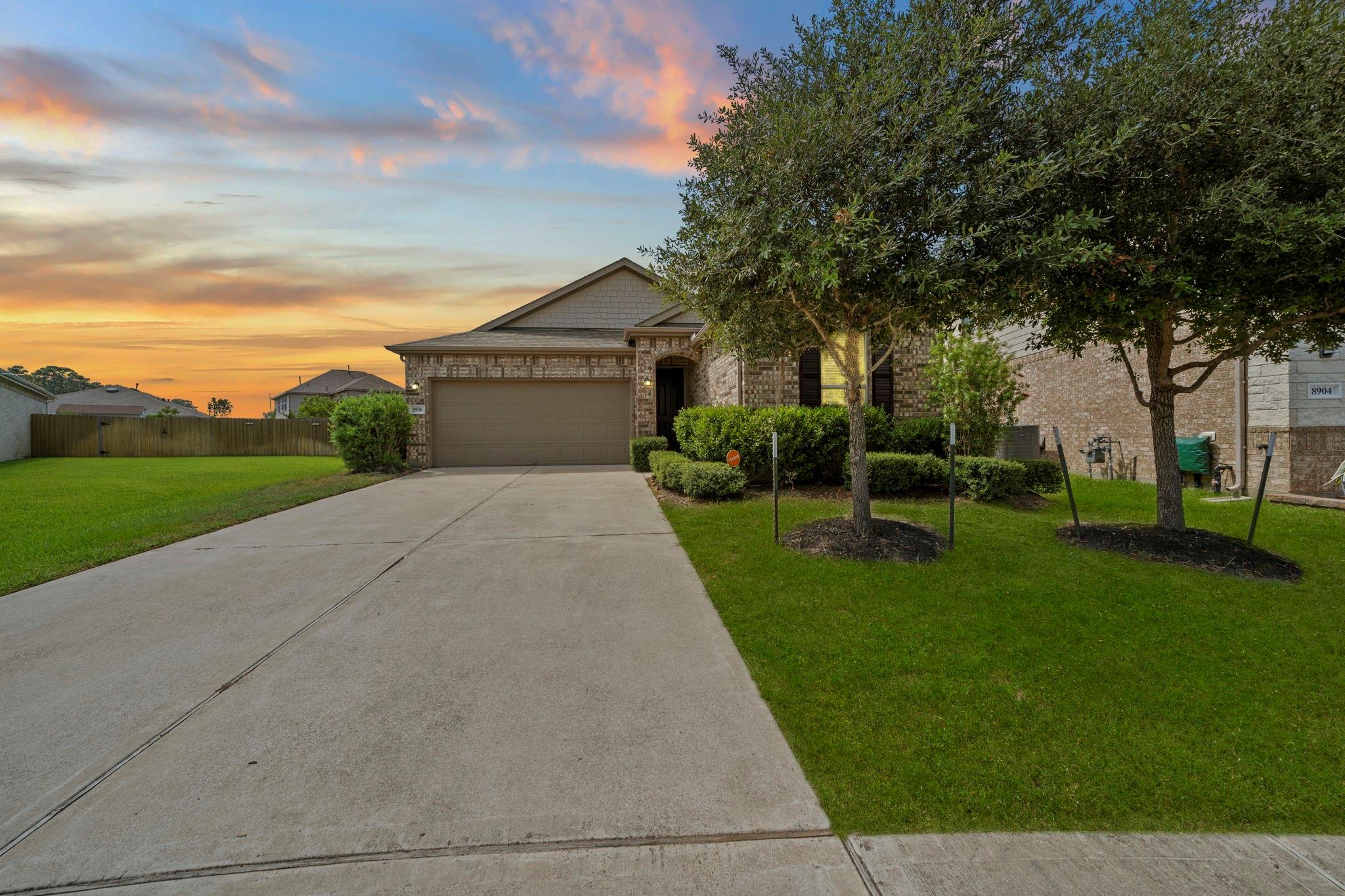 8908 Bear Mountain Ct, Magnolia, TX 77354 photo