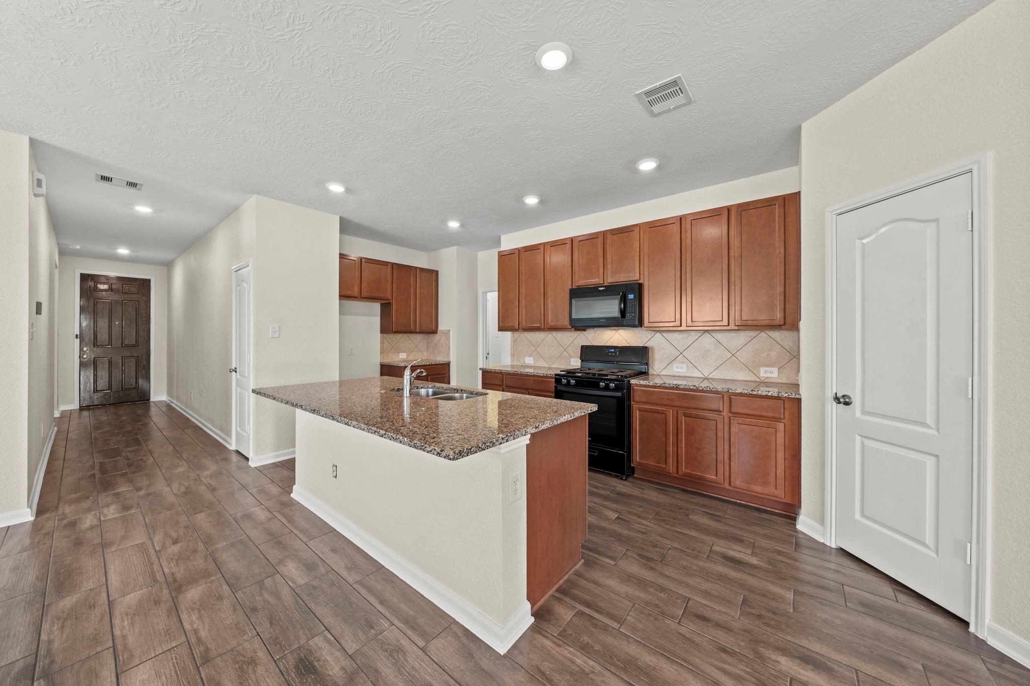 8908 Bear Mountain Ct, Magnolia, TX 77354 photo