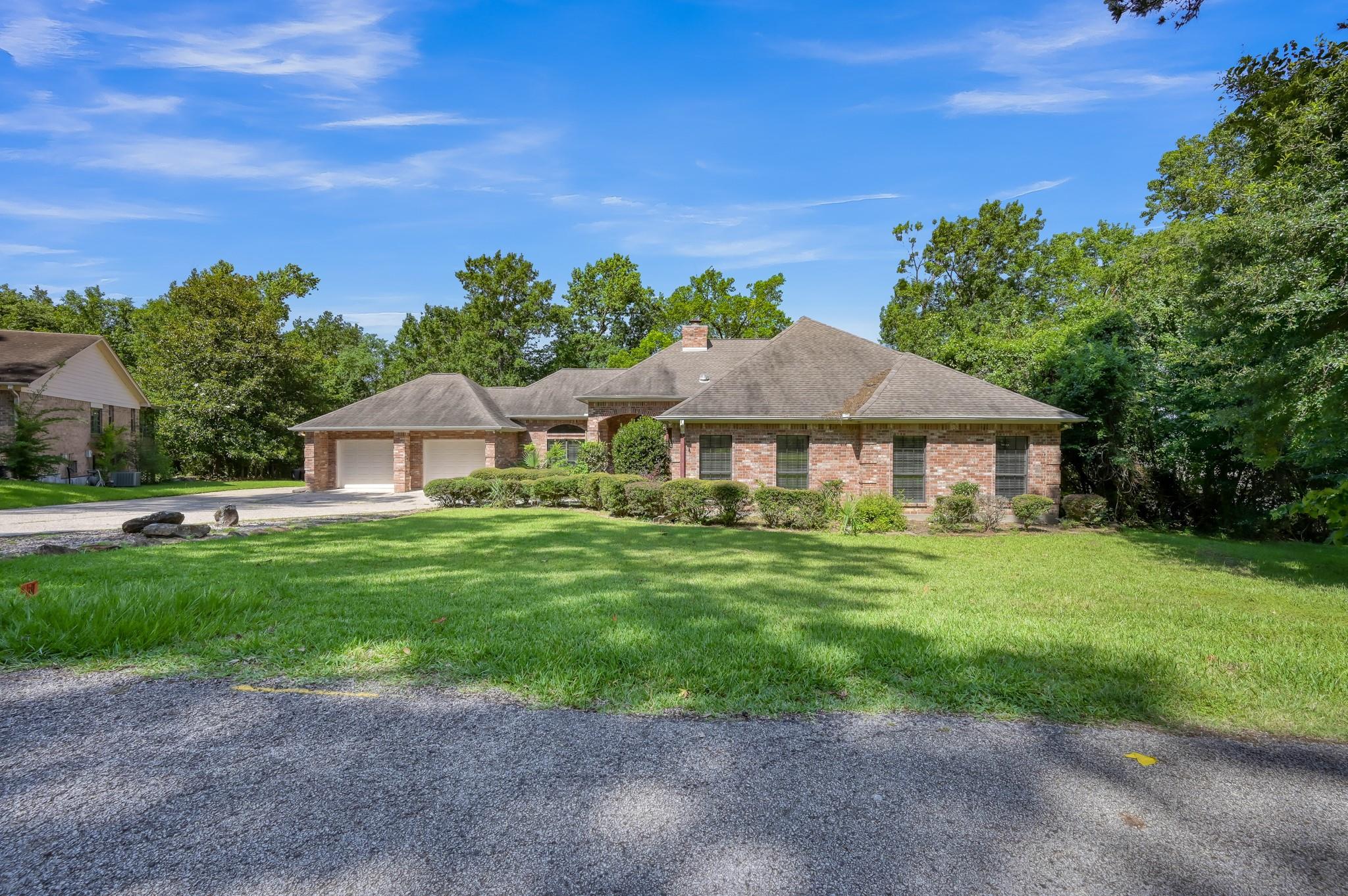 13777 Parkway Manor Dr, Willis, TX 77318 photo