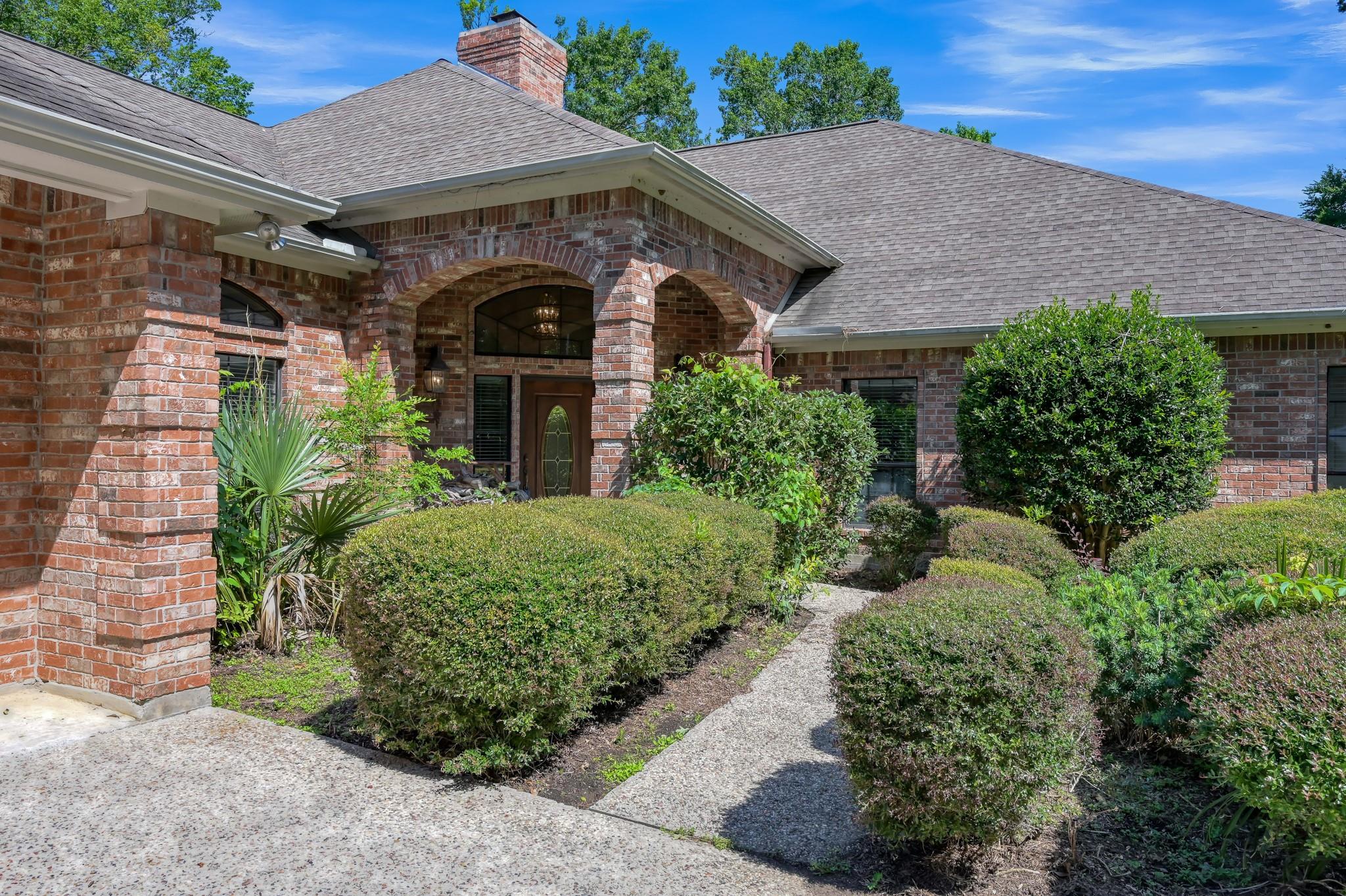 13777 Parkway Manor Dr, Willis, TX 77318 photo
