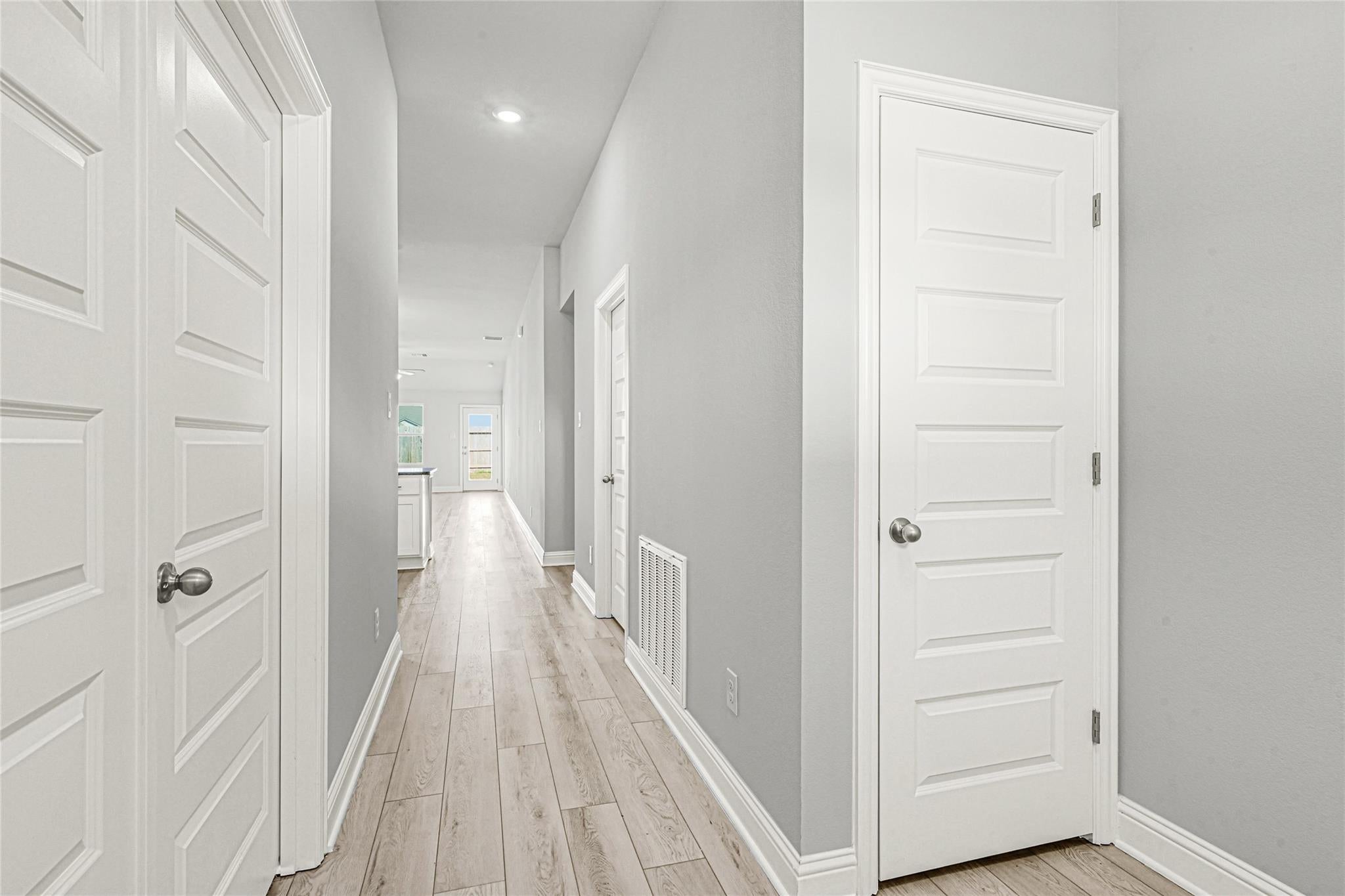 2238 W Post Oak Cir, Dayton, TX 77525 photo
