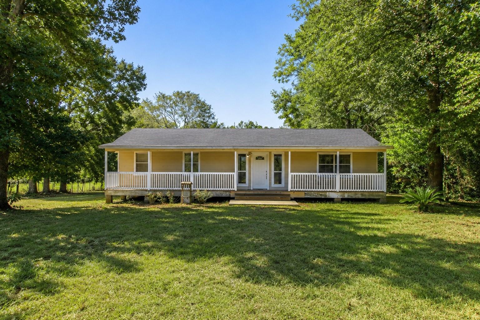 31 Elendor Dr, Cleveland, TX 77328 photo