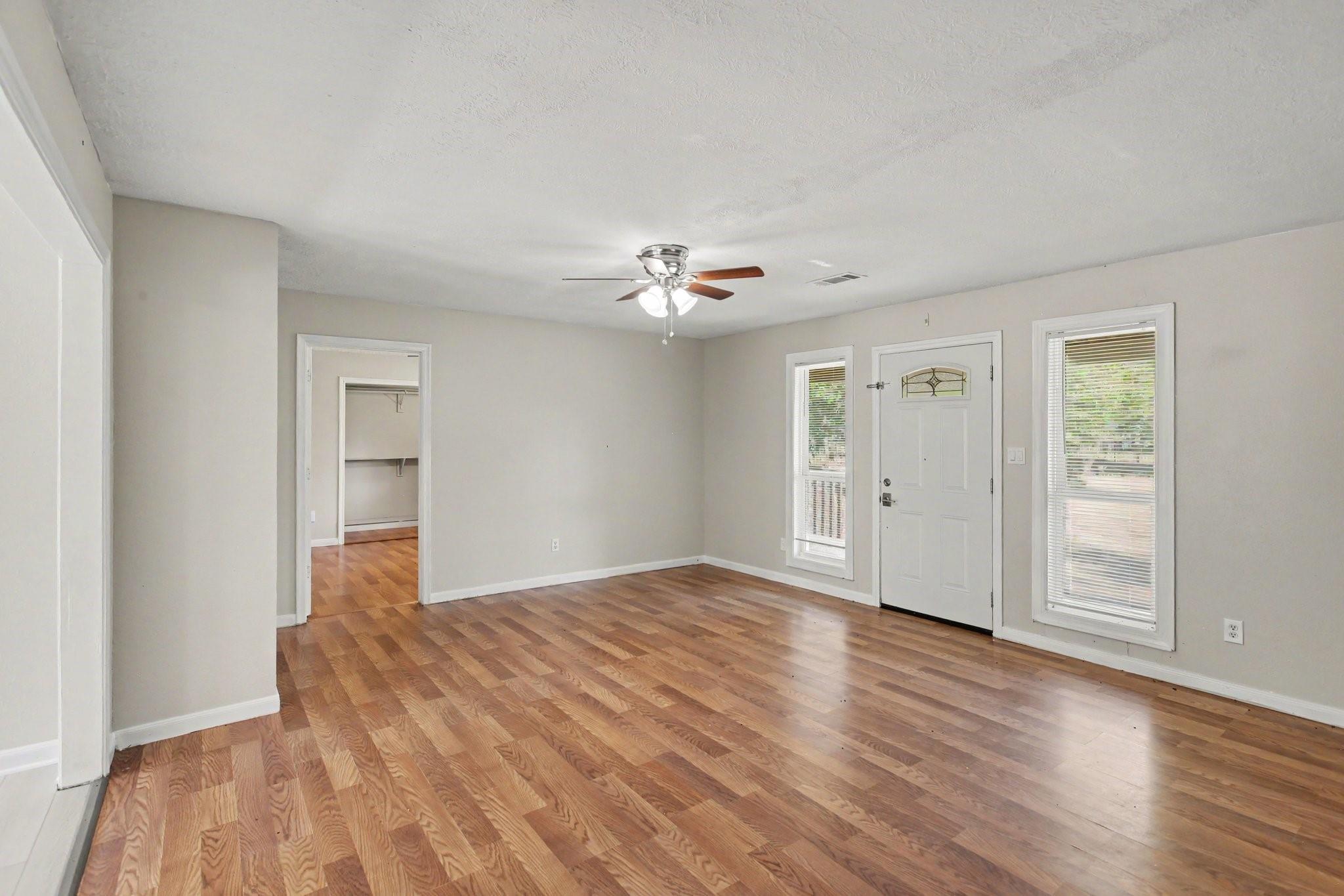 31 Elendor Dr, Cleveland, TX 77328 photo