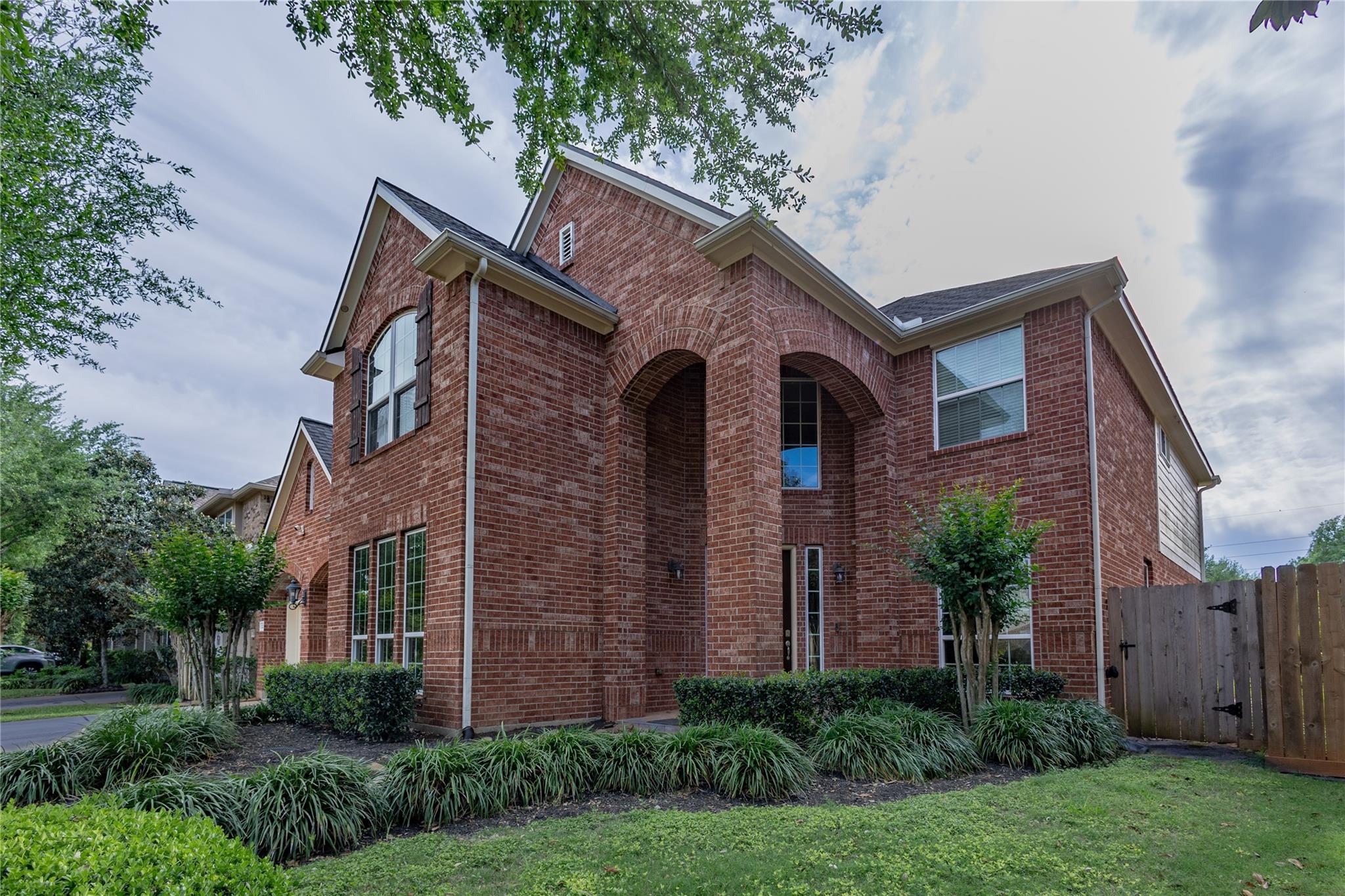 222 Trillium Dr, Sugar Land, TX 77479 photo