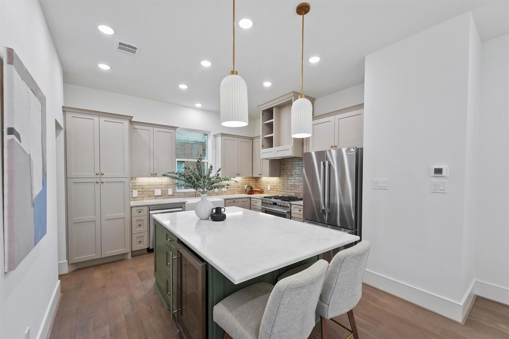 5407 Dickson St, Houston, TX 77007 photo
