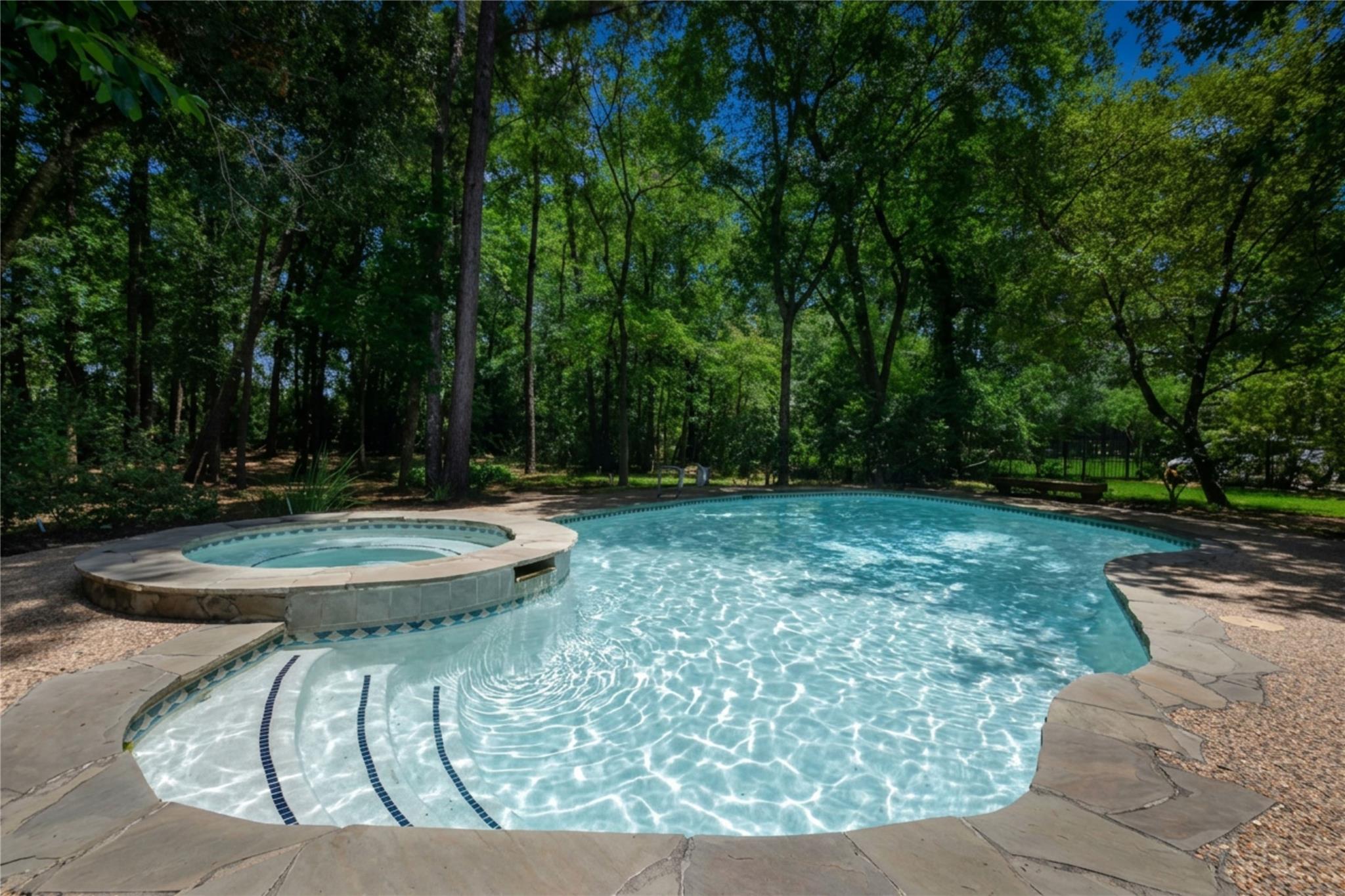 42 Skyflower Dr, The Woodlands, TX 77381 photo