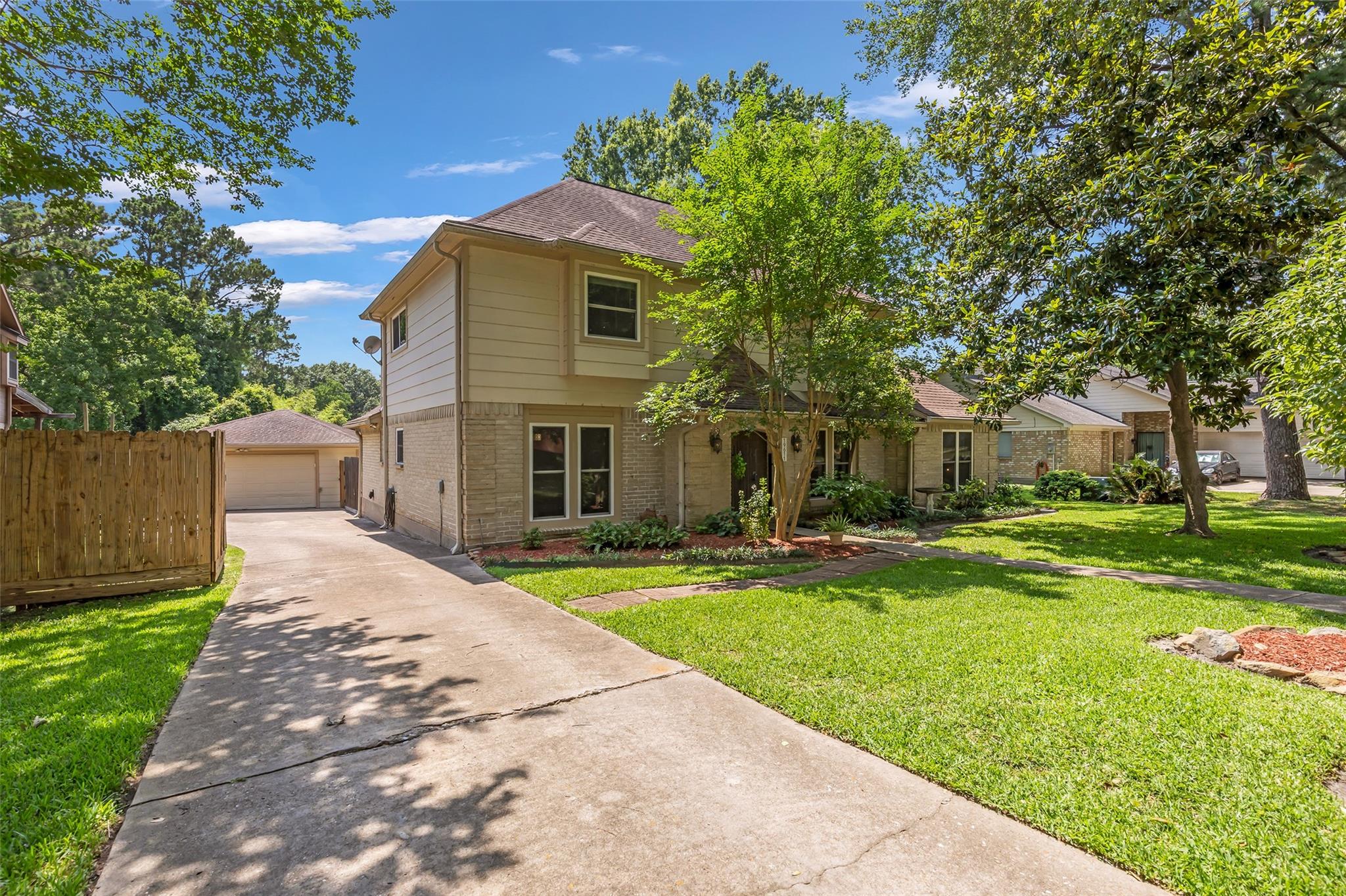 19611 Suncove Ln, Houston, TX 77346 photo