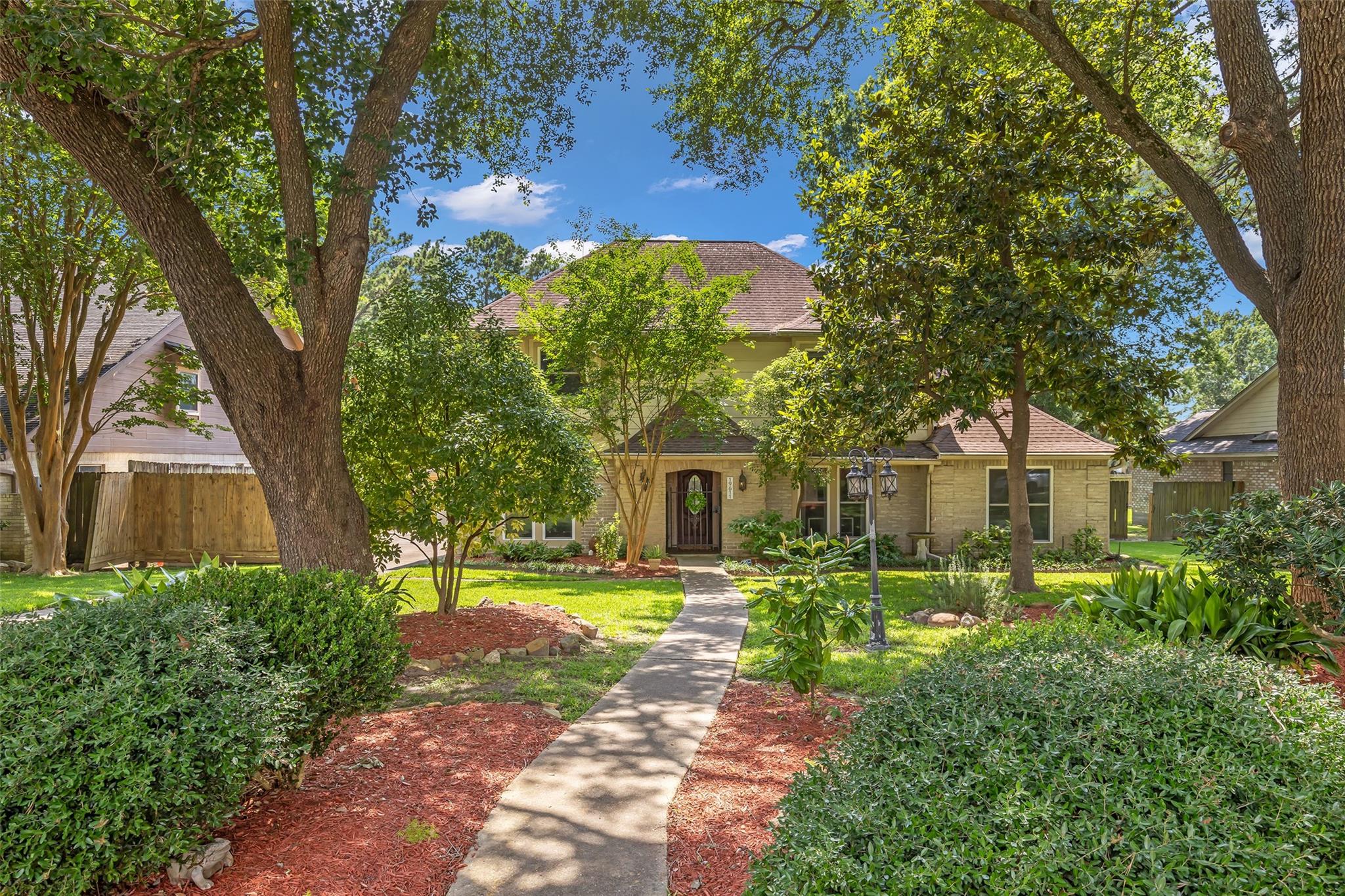 19611 Suncove Ln, Houston, TX 77346 photo