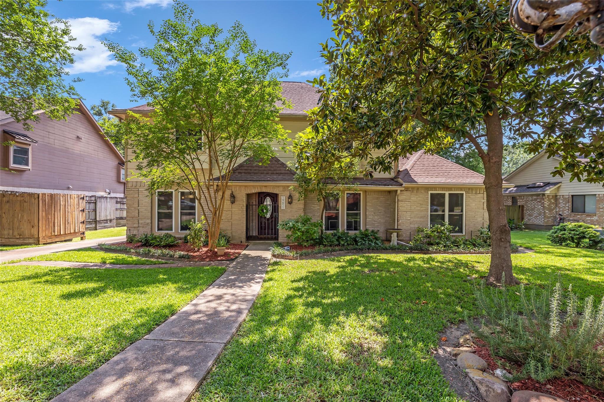 19611 Suncove Ln, Houston, TX 77346