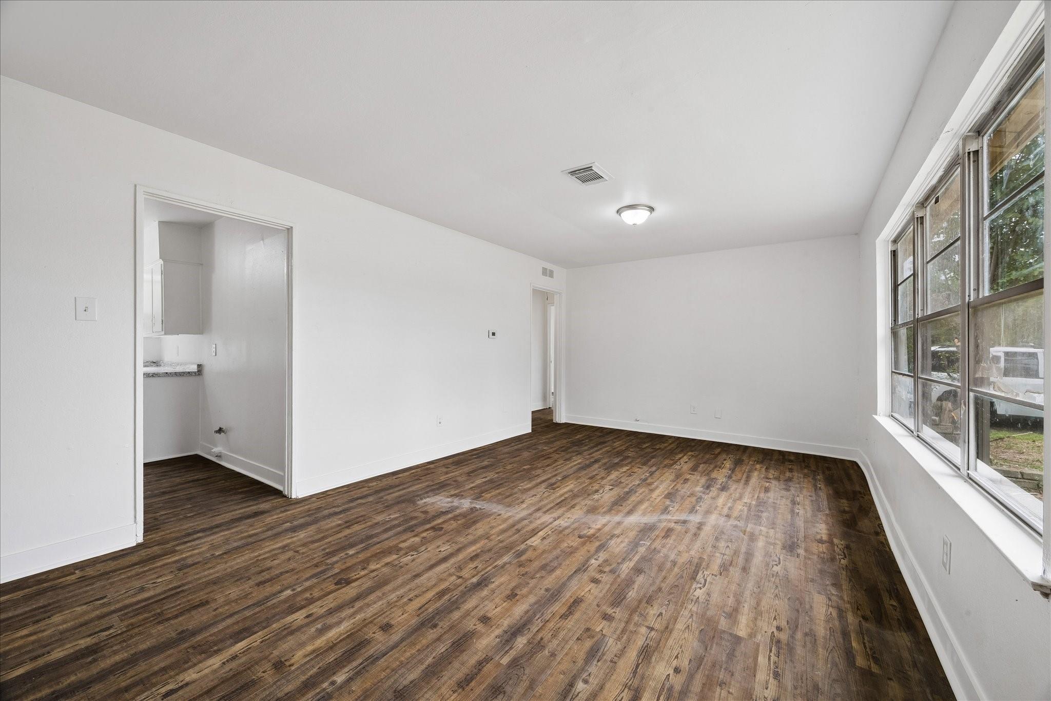 8607 Rockford Dr, Houston, TX 77033 photo