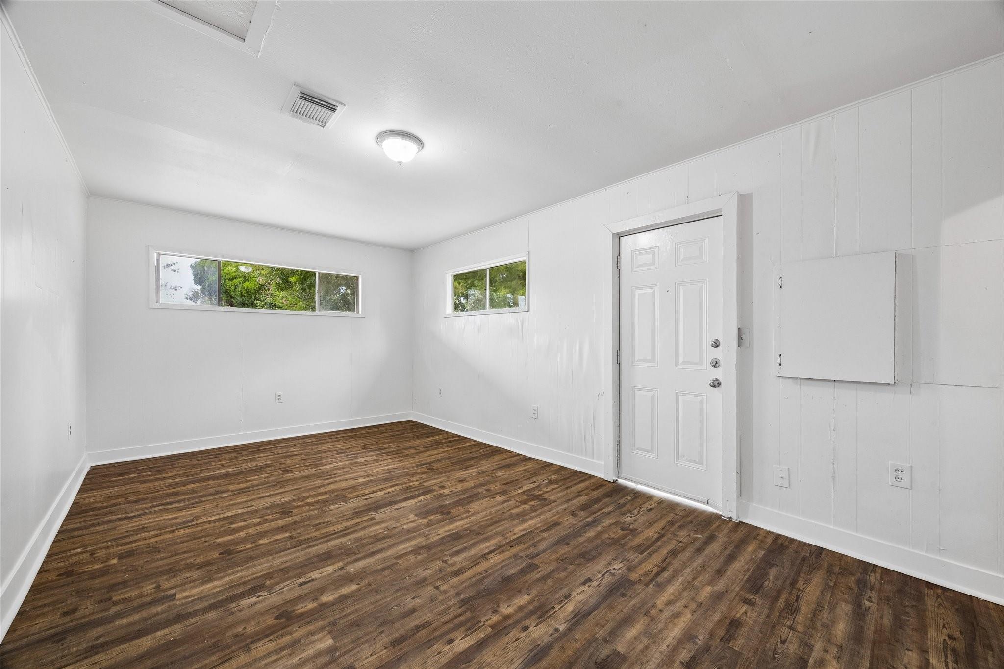 8607 Rockford Dr, Houston, TX 77033 photo