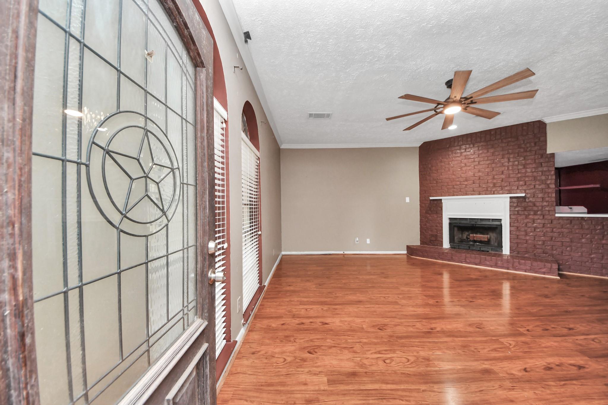 6470 Creekbend Dr, Houston, TX 77096 photo