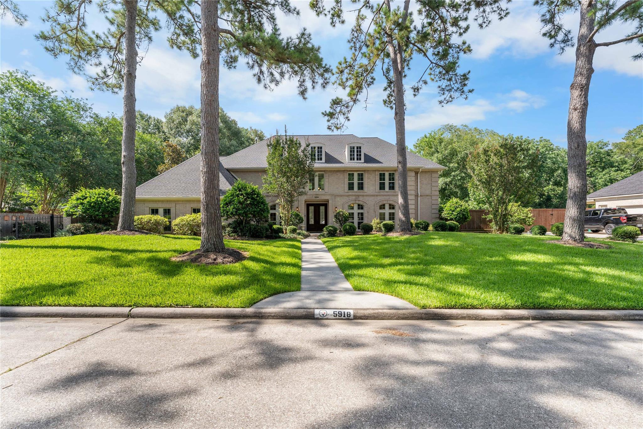 5918 Elmwood Hill Ln, Houston, TX 77345
