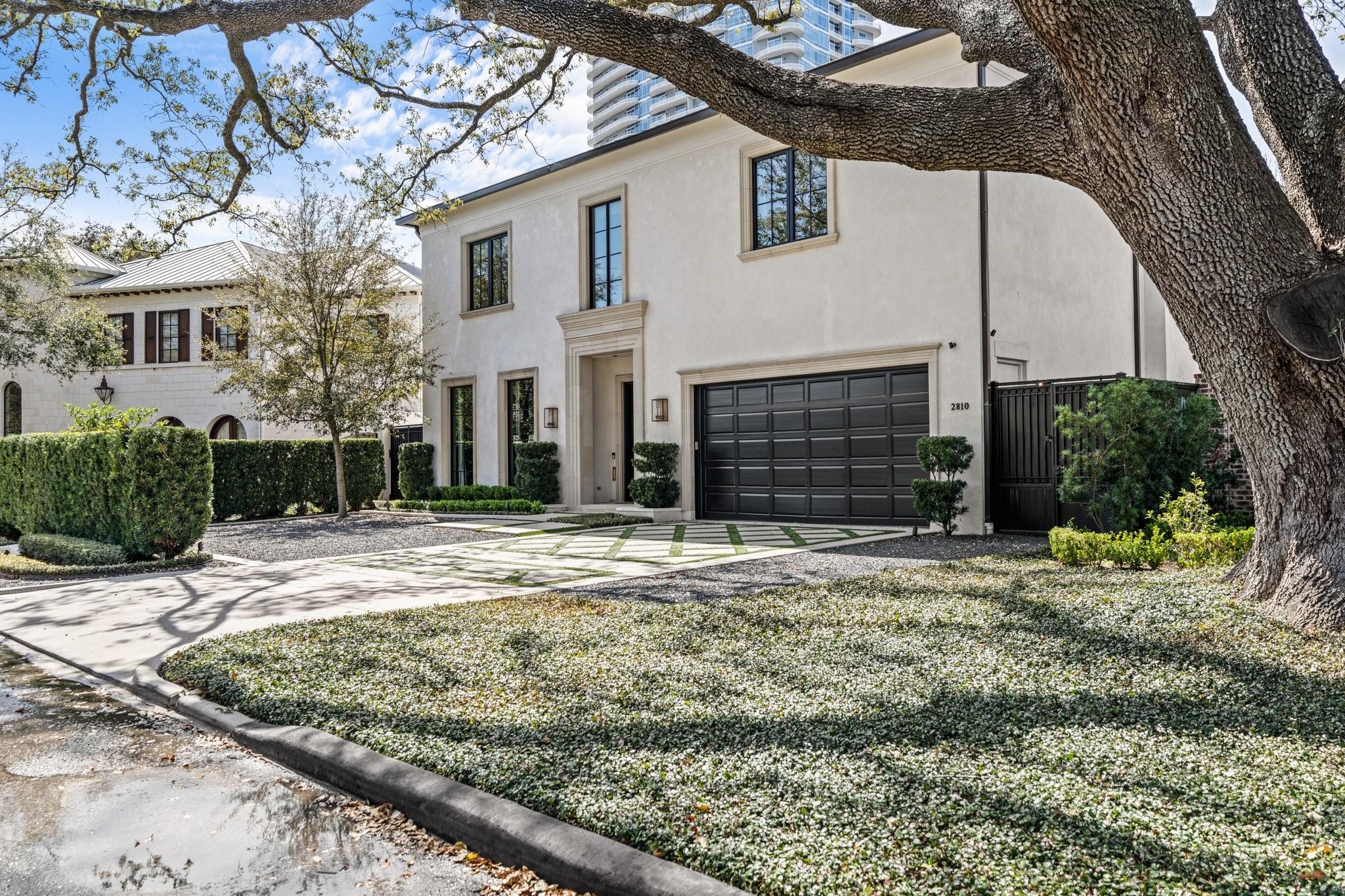 2810 Westgrove Ln, Houston, TX 77027 photo