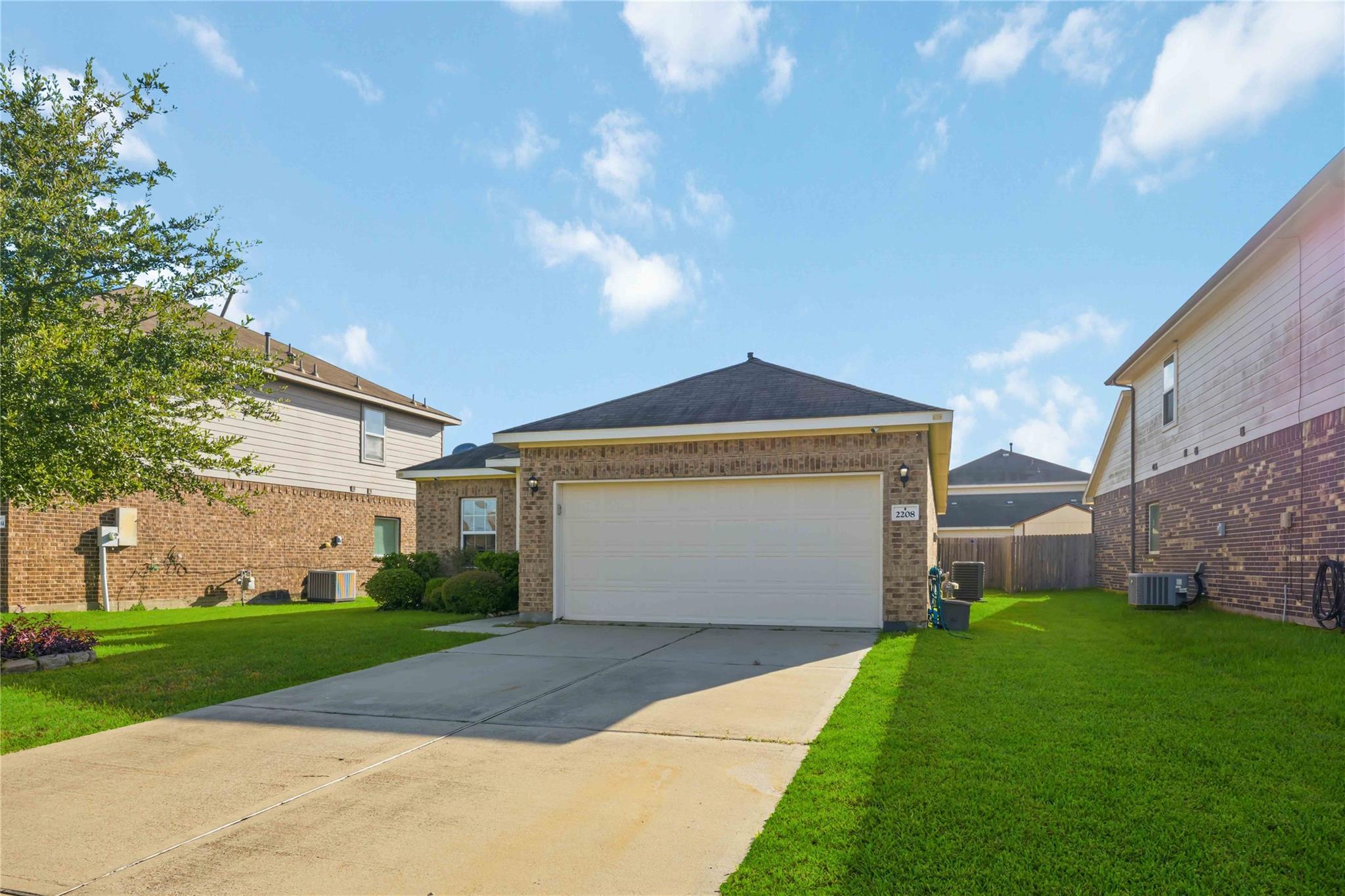 2208 Ruby Dr, Texas City, TX 77591 photo