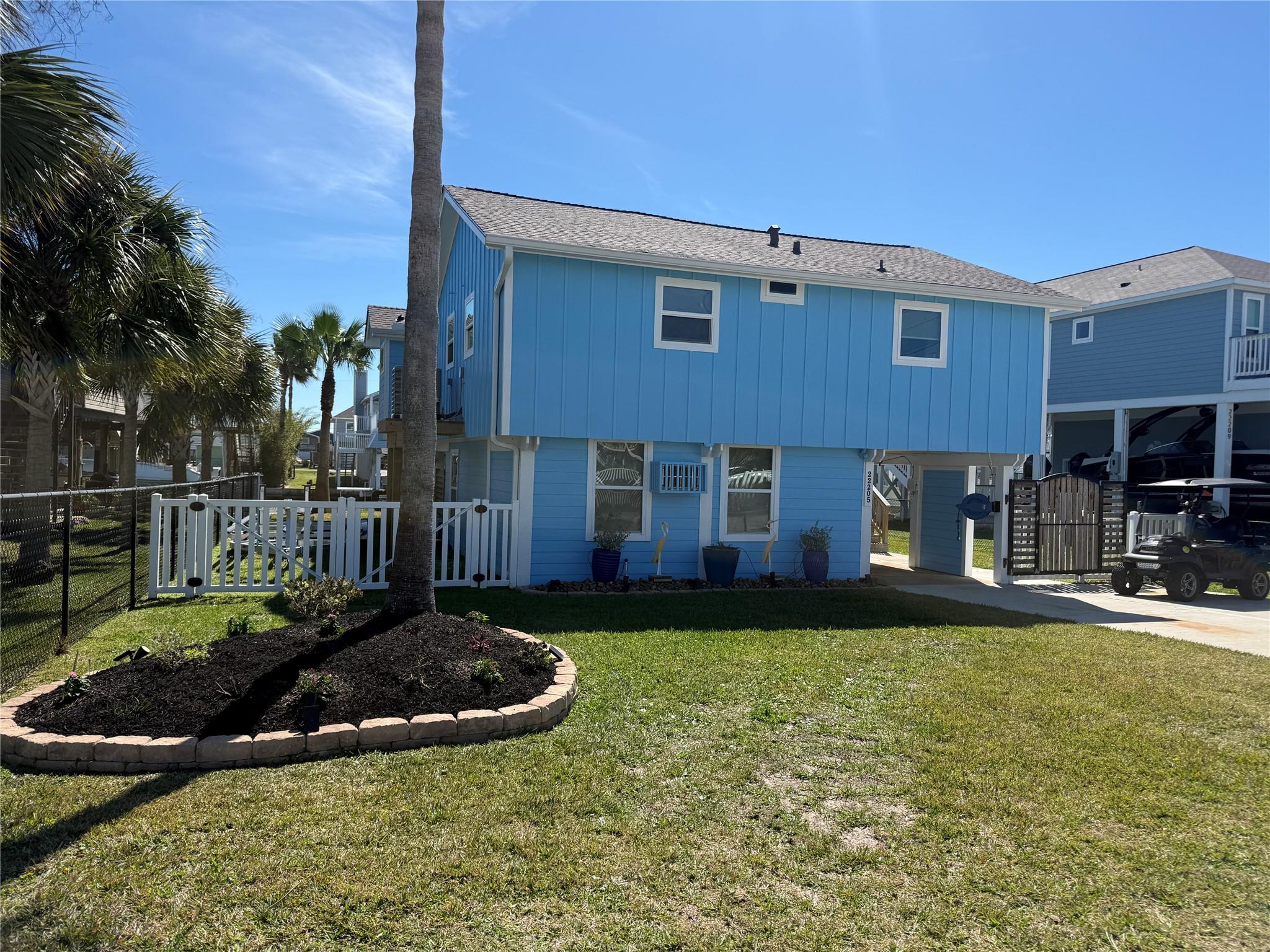 22205 Frio Dr, Galveston, TX 77554 photo