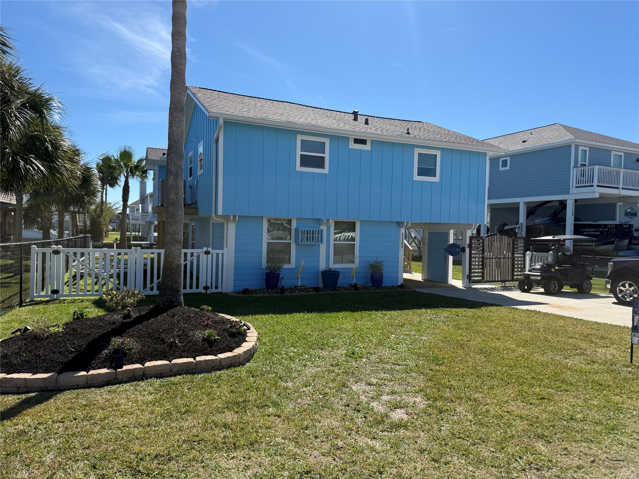 22205 Frio Dr, Galveston, TX 77554 photo