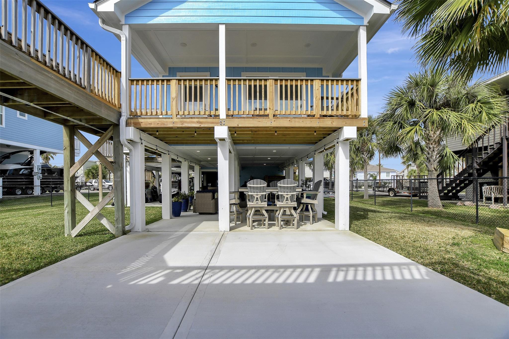 22205 Frio Dr, Galveston, TX 77554 photo