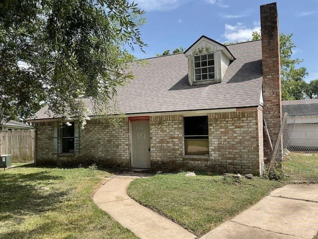 4922 Dollar Reef Dr, Bacliff, TX 77518