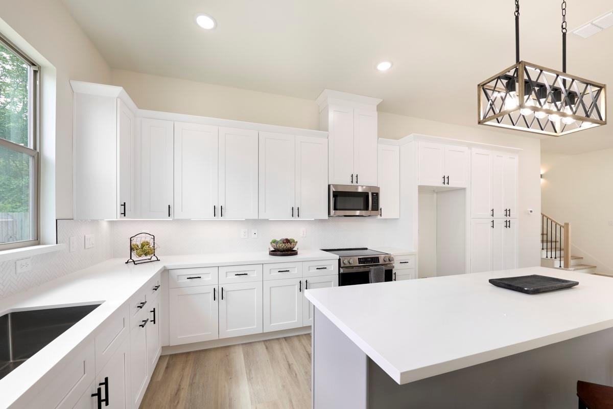 8803 Hollywood Garden Ln, Houston, TX 77080 photo