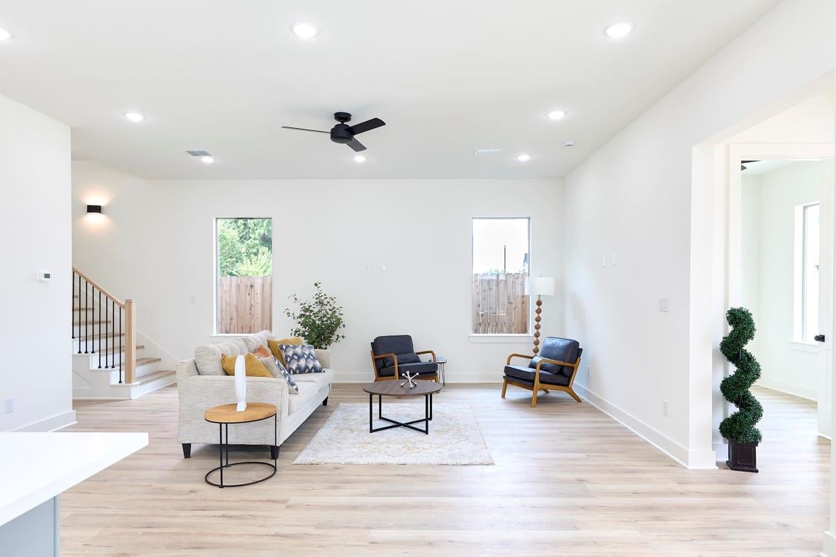 8803 Hollywood Garden Ln, Houston, TX 77080 photo