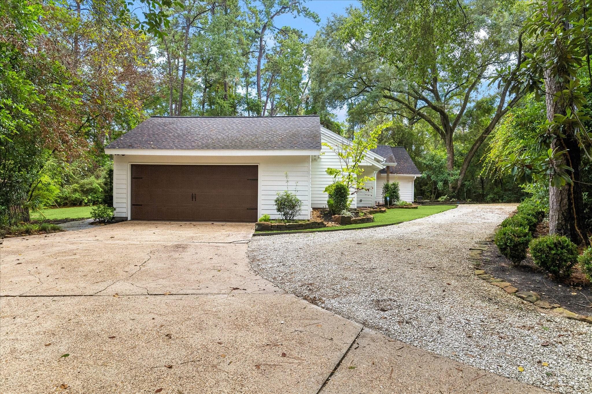 2943 Kings Forest Dr, Houston, TX 77339 photo