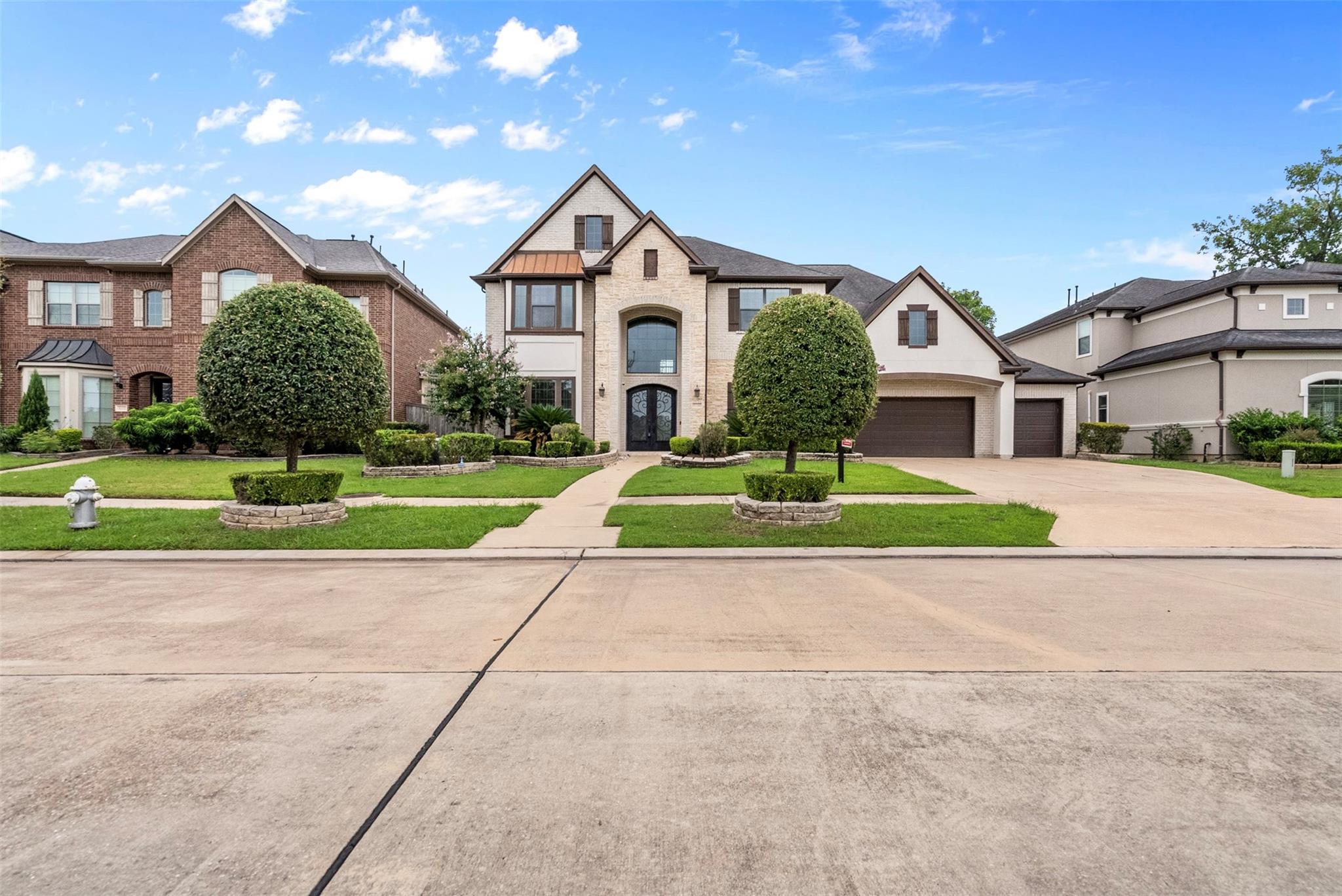 5218 Limestone Hill Ln, Sugar Land, TX 77479