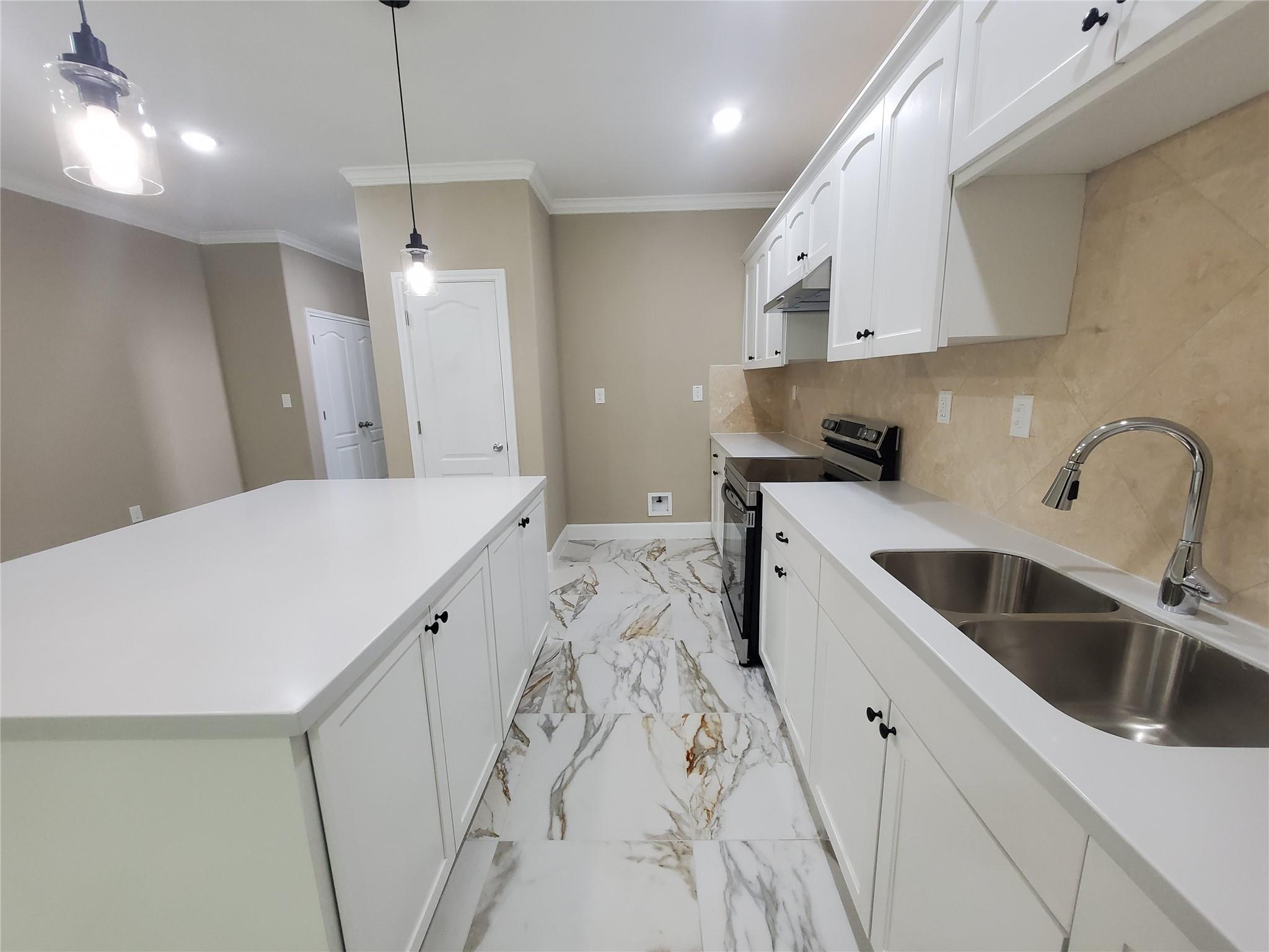 1306 N 9 St, Conroe, TX 77301 photo