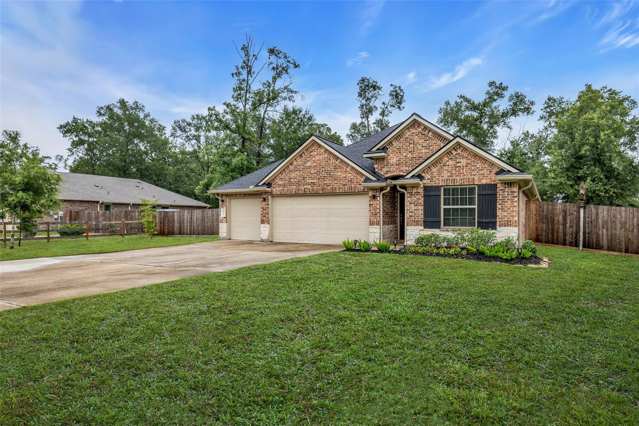 9199 White Tail Dr, Conroe, TX 77303 photo