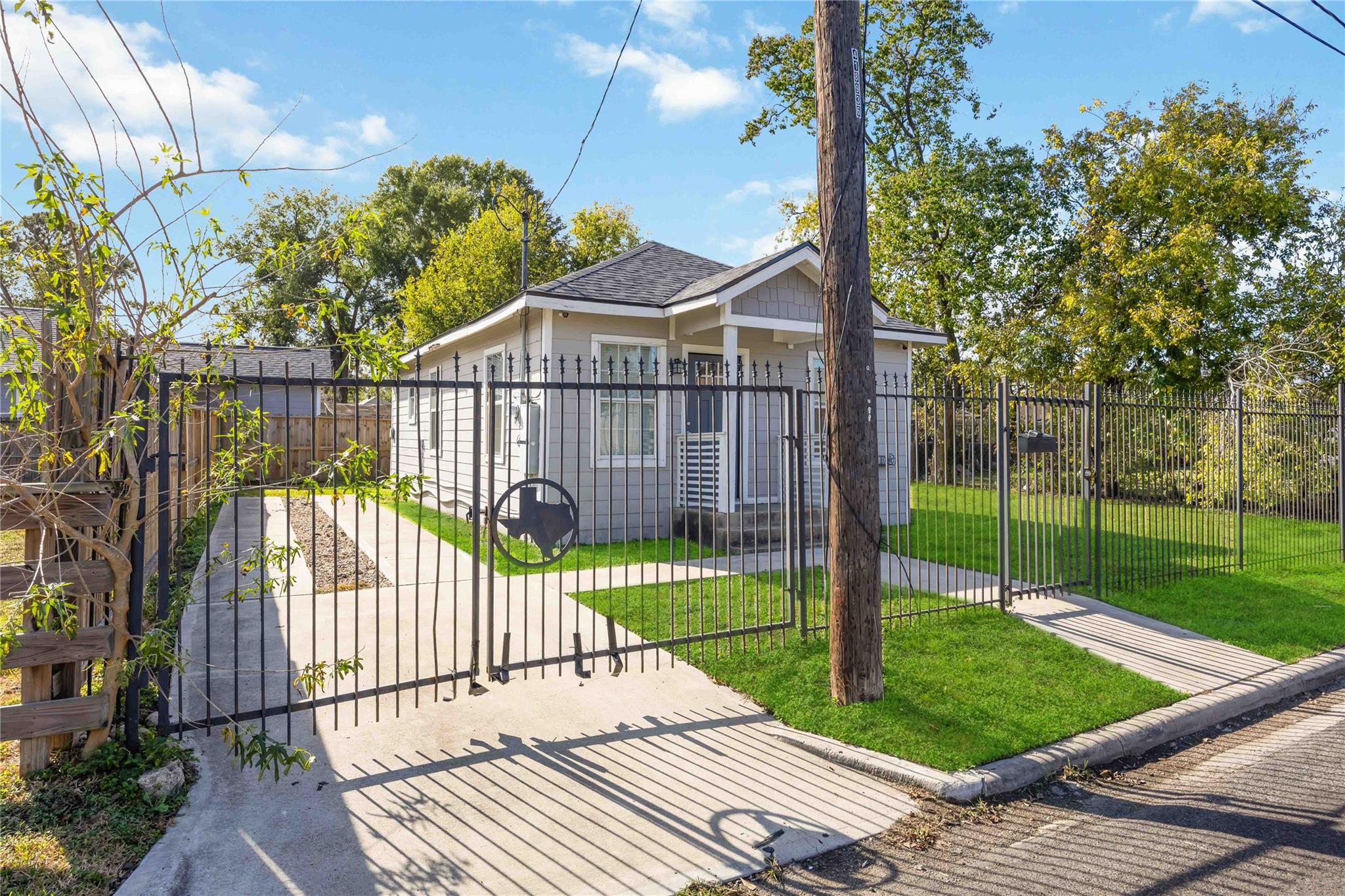3810 Rawley St, Houston, TX 77020 photo