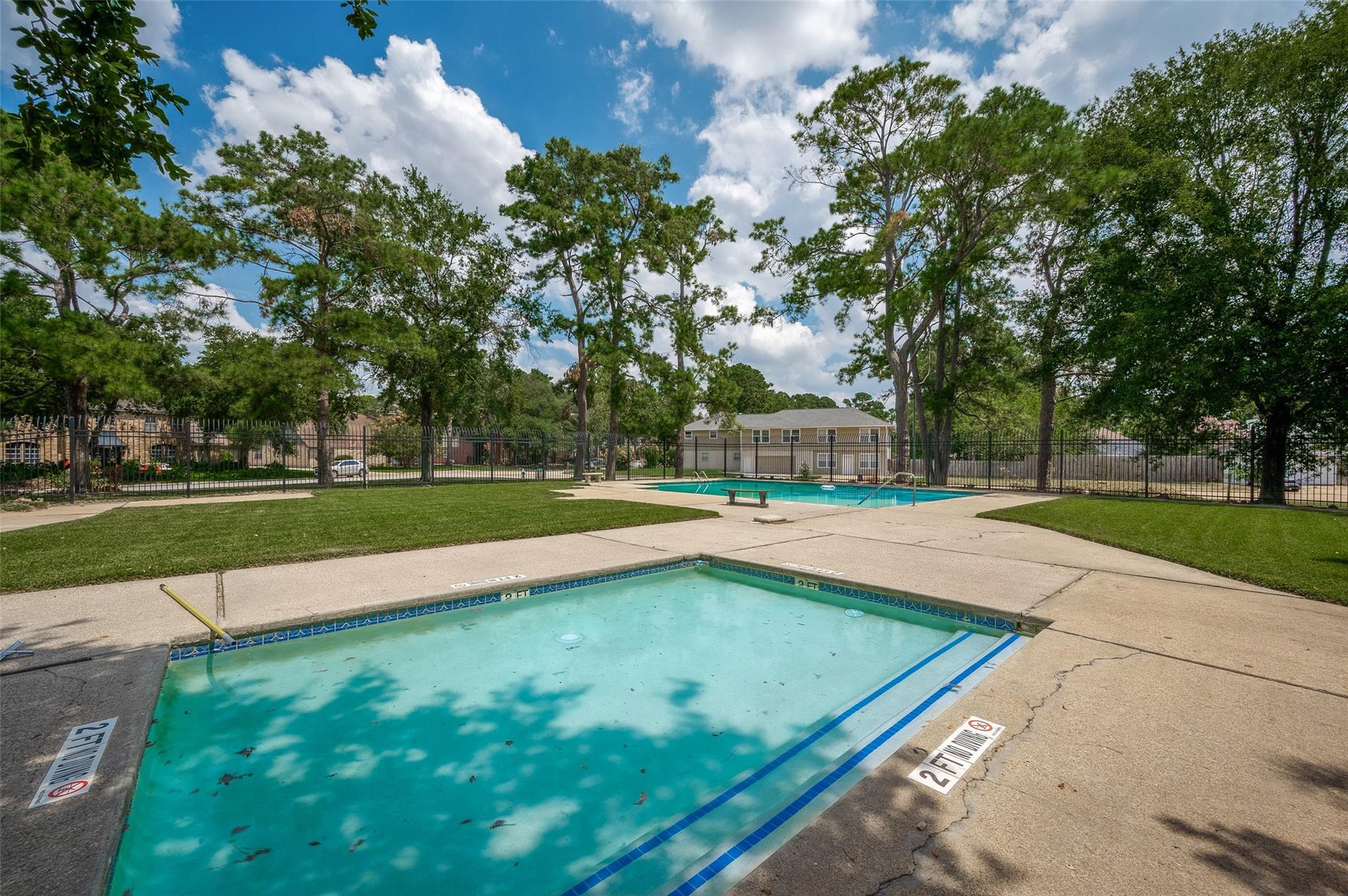 12042 Mighty Oak Dr #B, Houston, TX 77066 photo