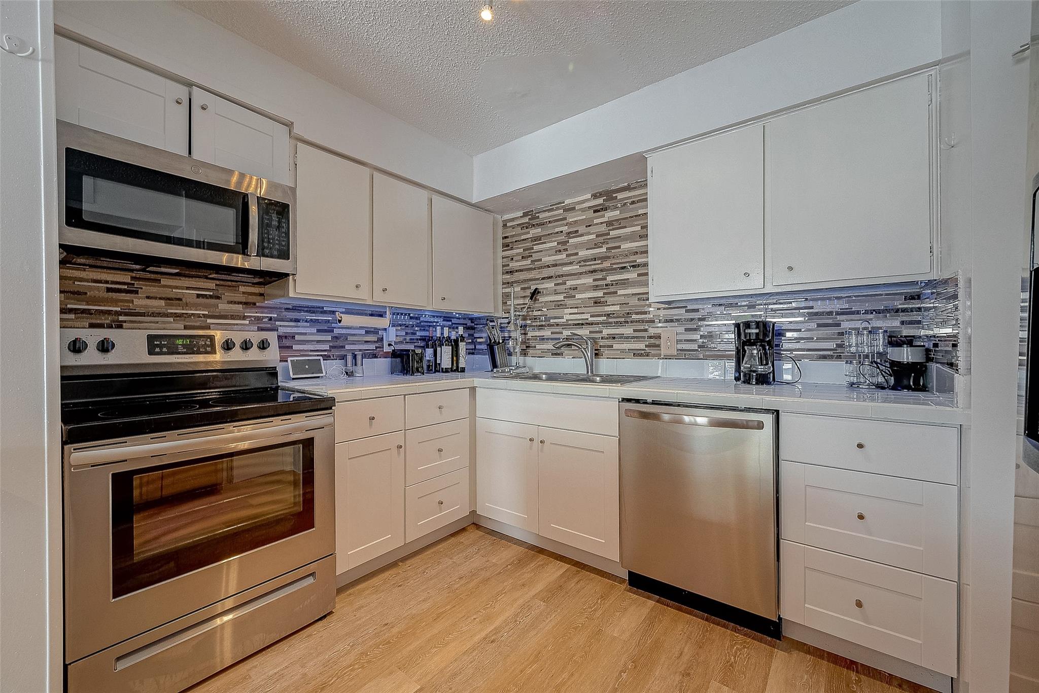 12042 Mighty Oak Dr, Houston, TX 77066