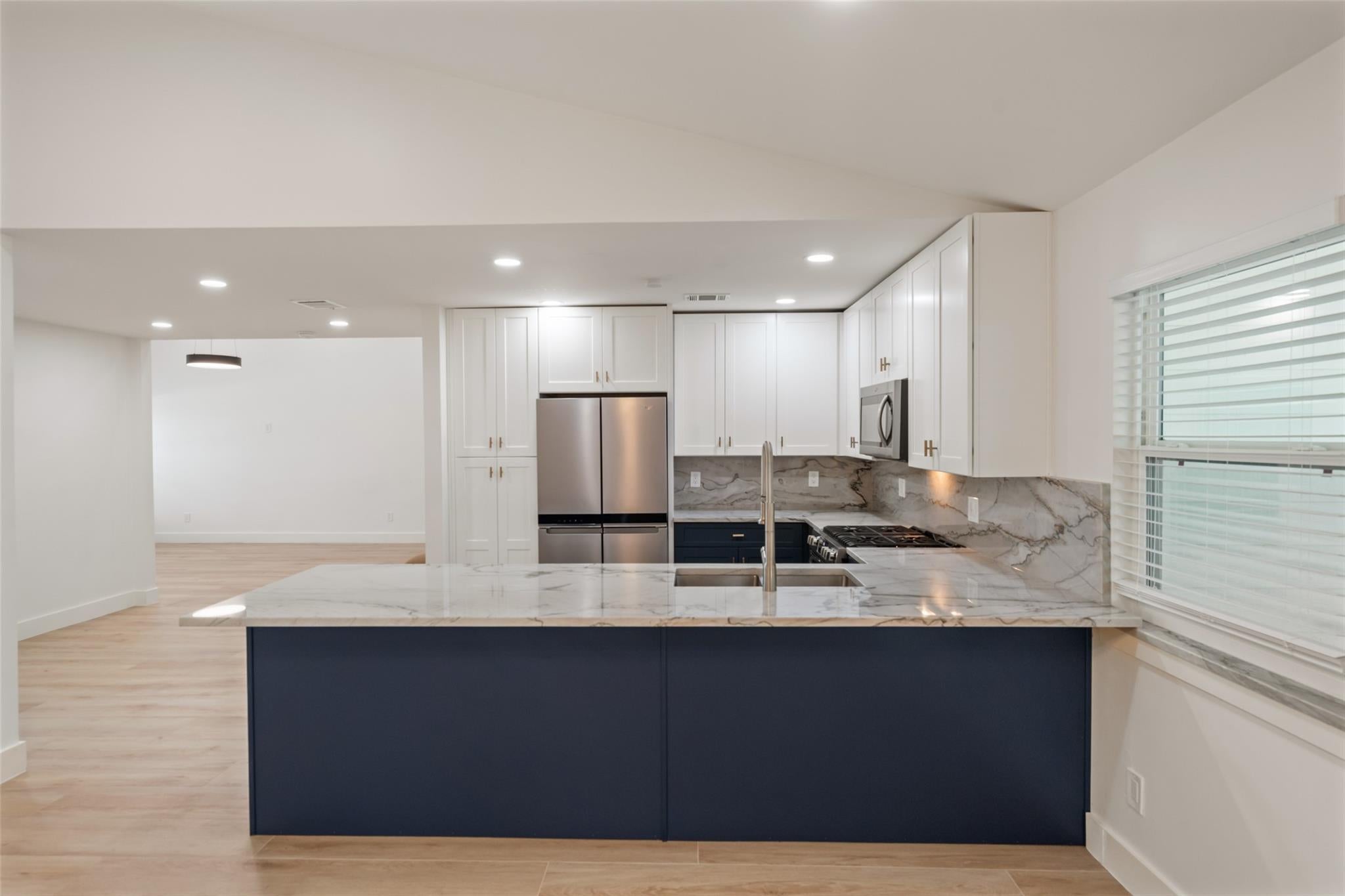 9323 Portal Dr, Houston, TX 77031