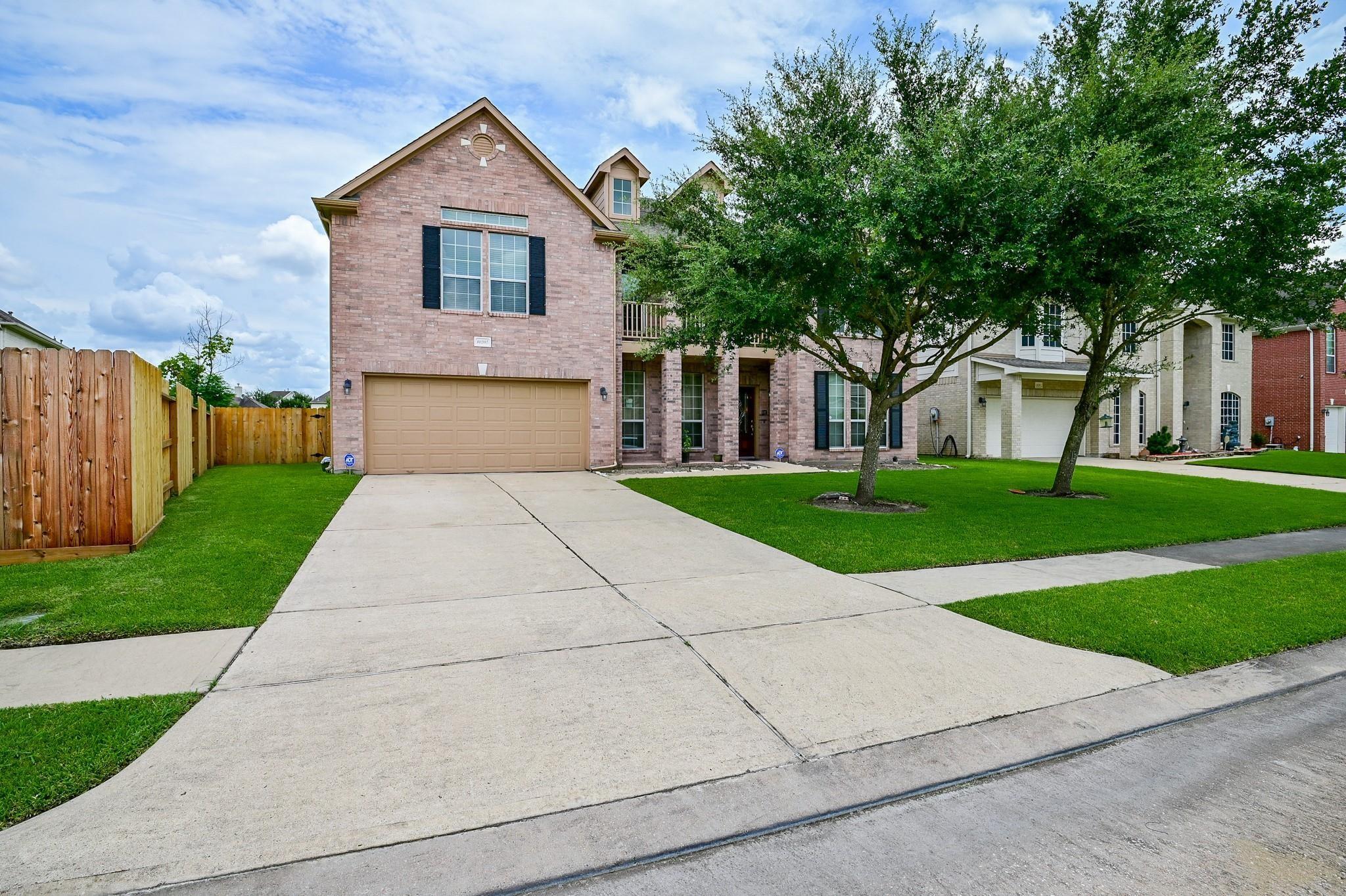 11207 Burmese Ln, Sugar Land, TX 77478