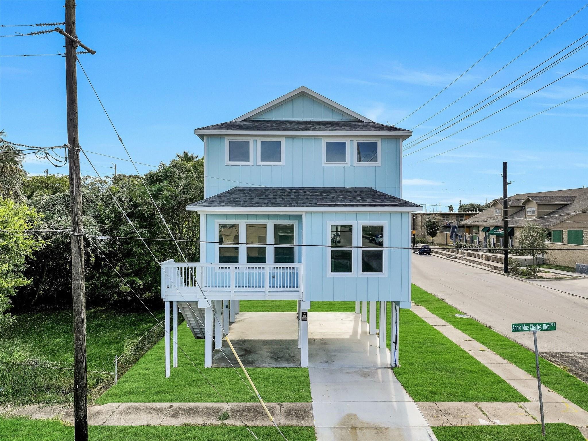 701 39 St, Galveston, TX 77550 photo