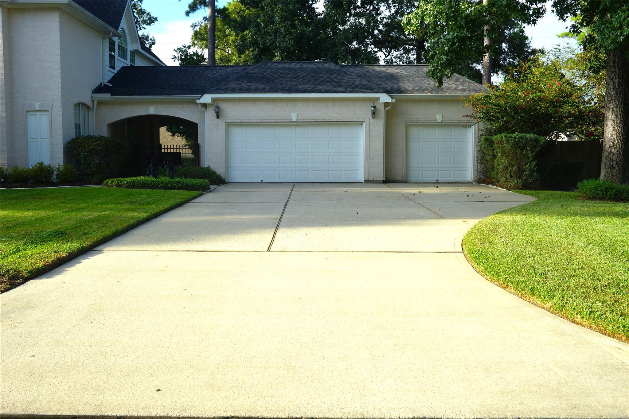 14206 Spring Pines Dr, Tomball, TX 77375 photo