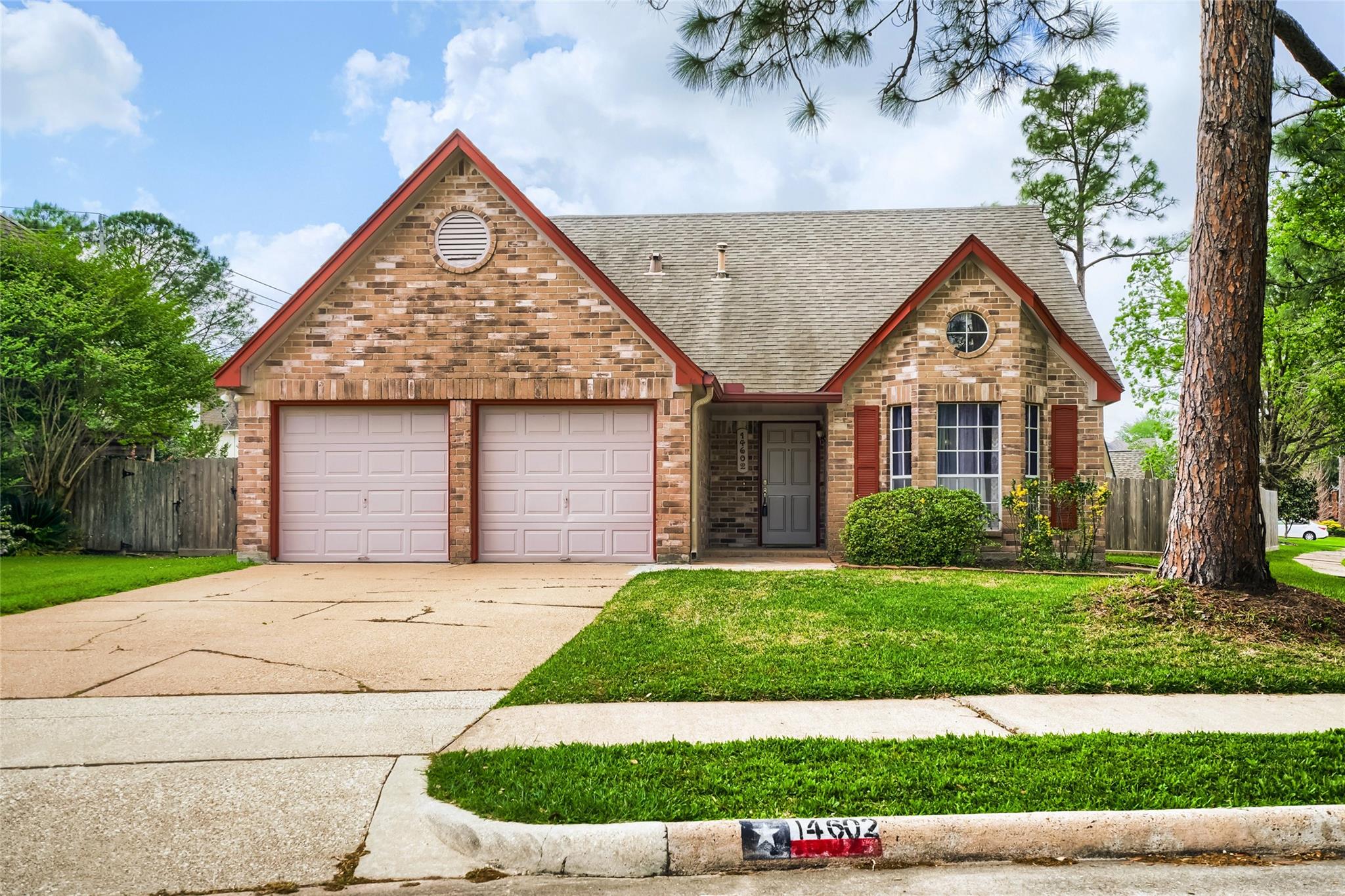 14602 Coolridge Ct, Houston, TX 77062