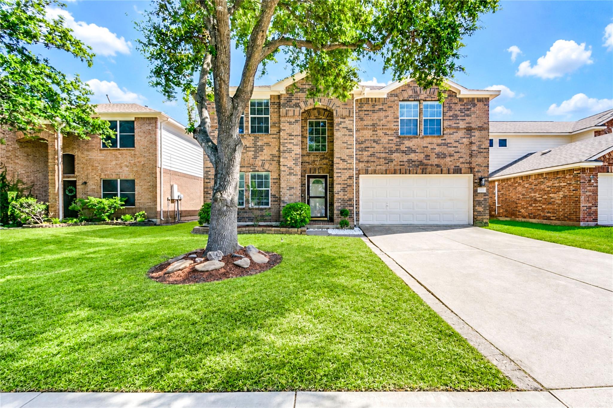 1723 Manor Dr, Baytown, TX 77521
