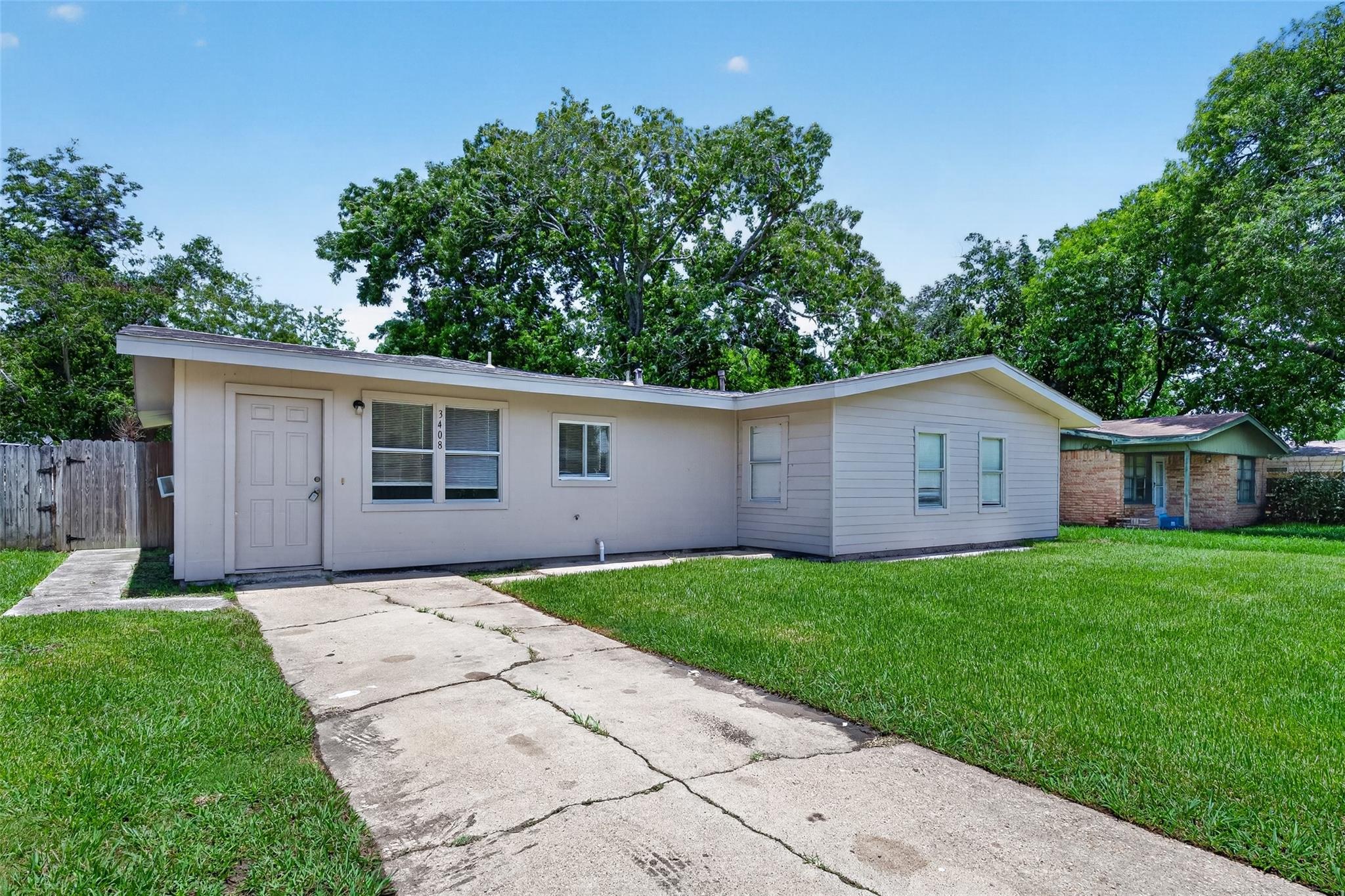 3408 Palm Ave, Texas City, TX 77590 photo