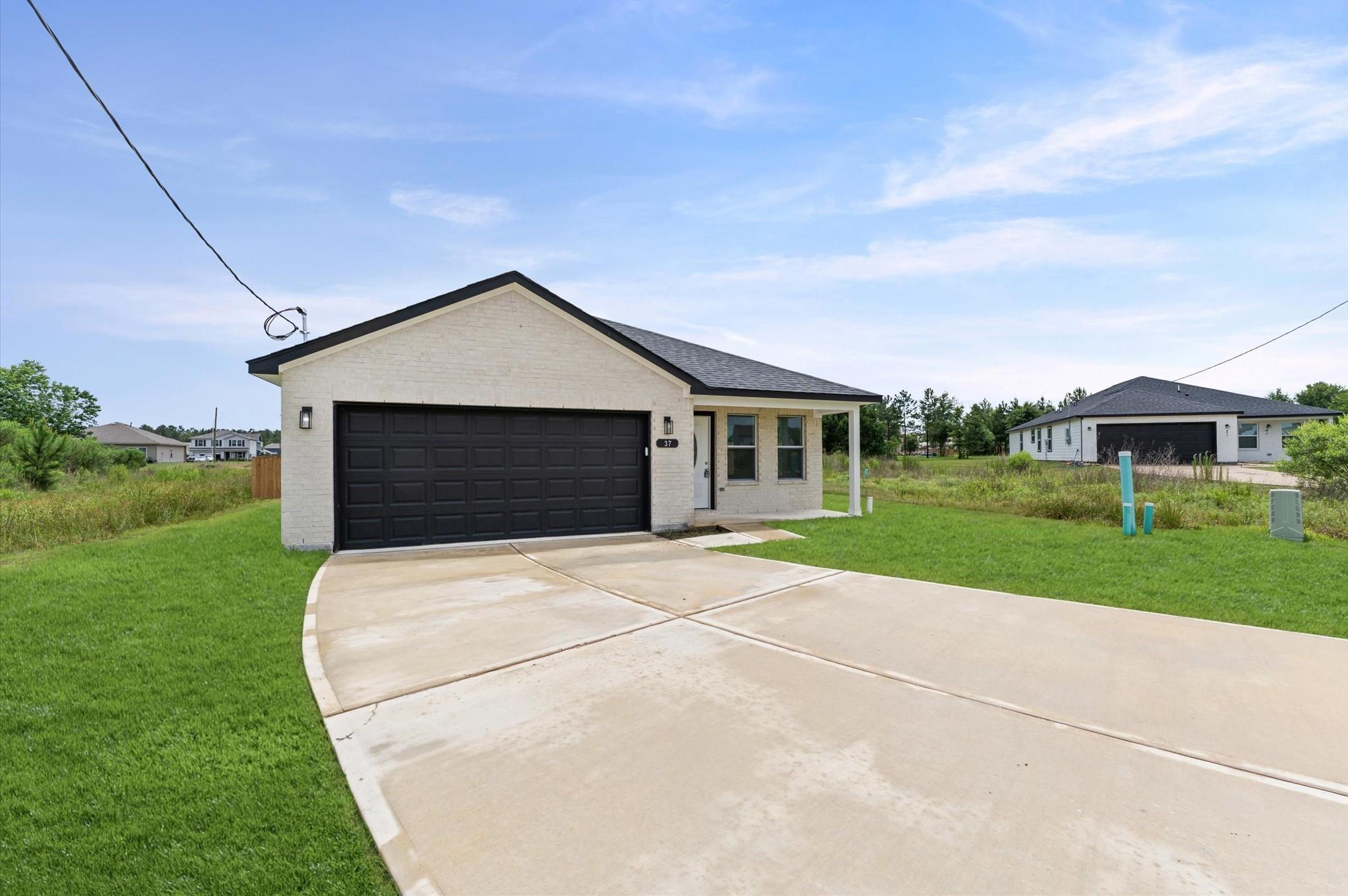 37 County Road 5102l, Cleveland, TX 77327 photo