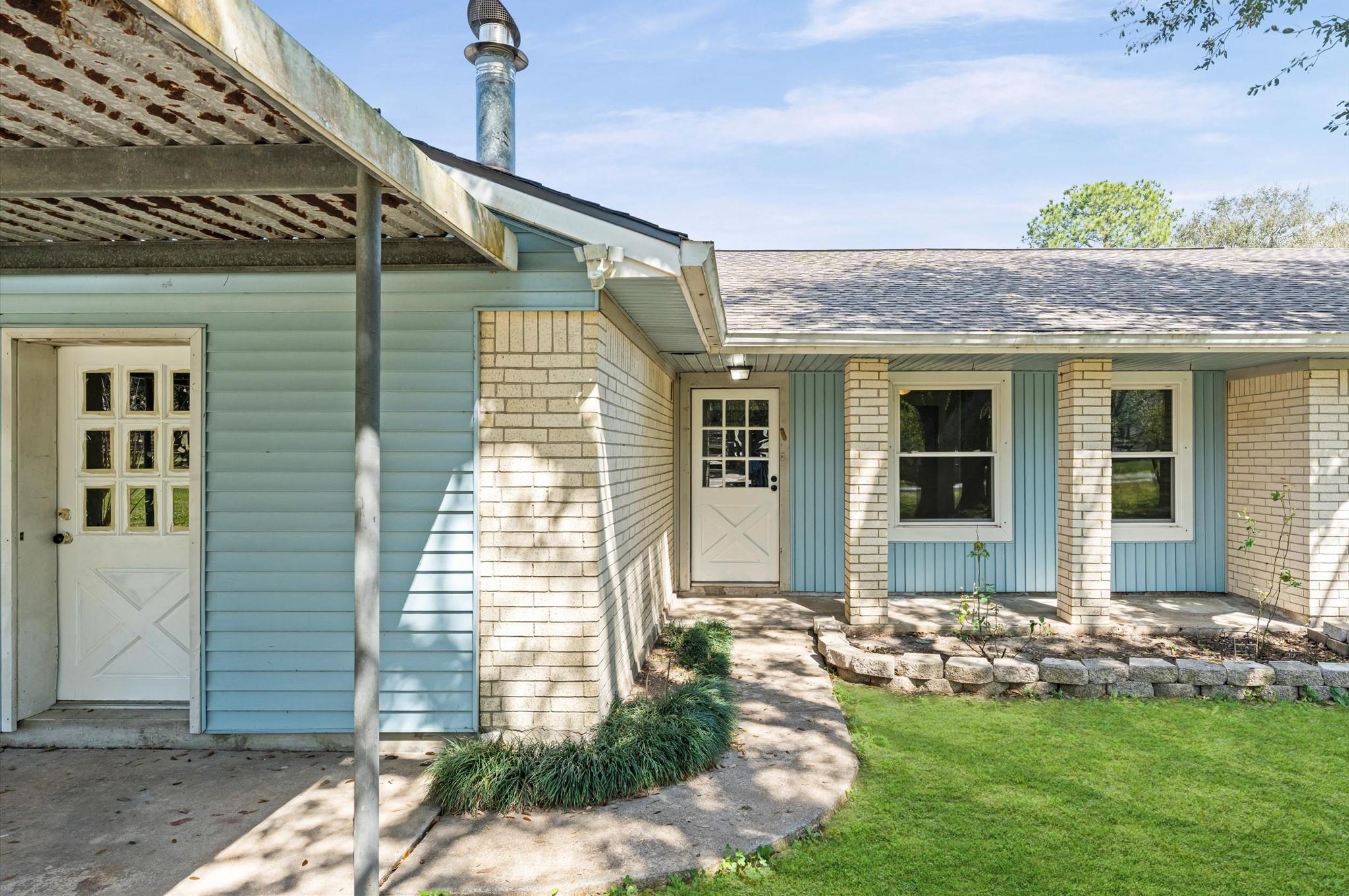 3082 County Road 536, Alvin, TX 77511 photo
