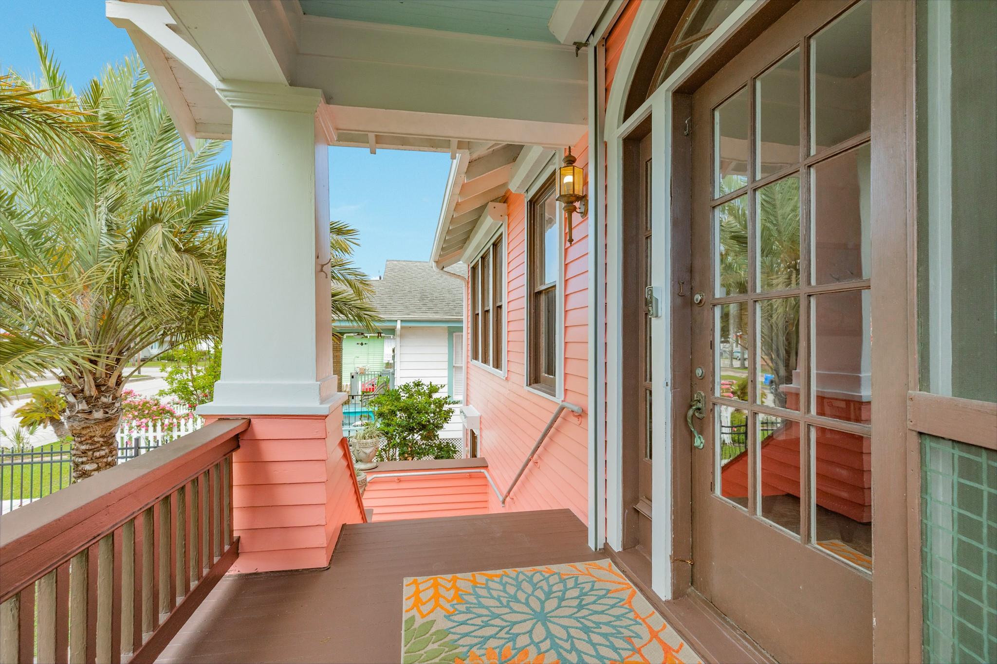 3911 Avenue R #1/2, Galveston, TX 77550 photo