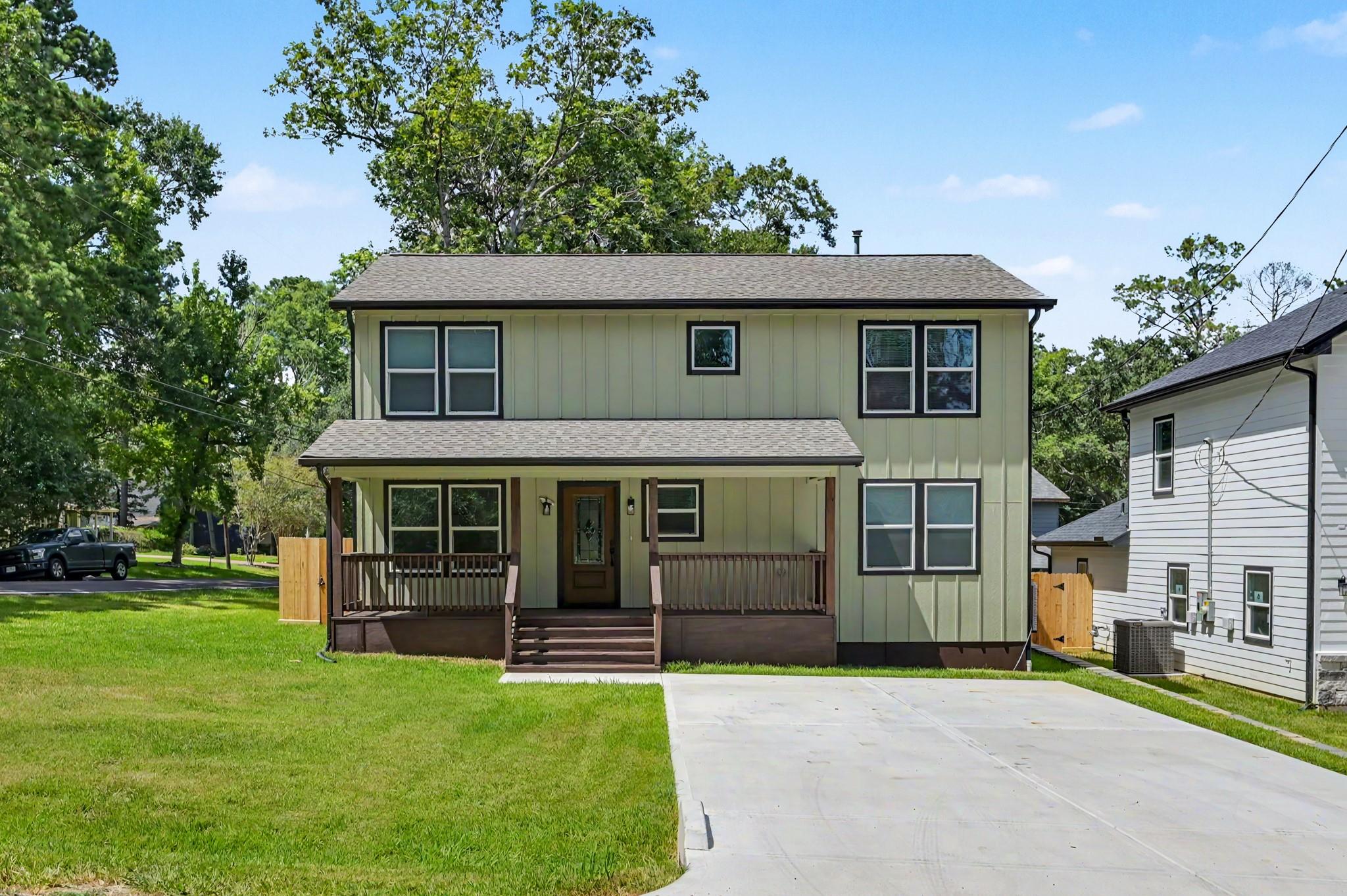 116 Sun City Ln, Conroe, TX 77304