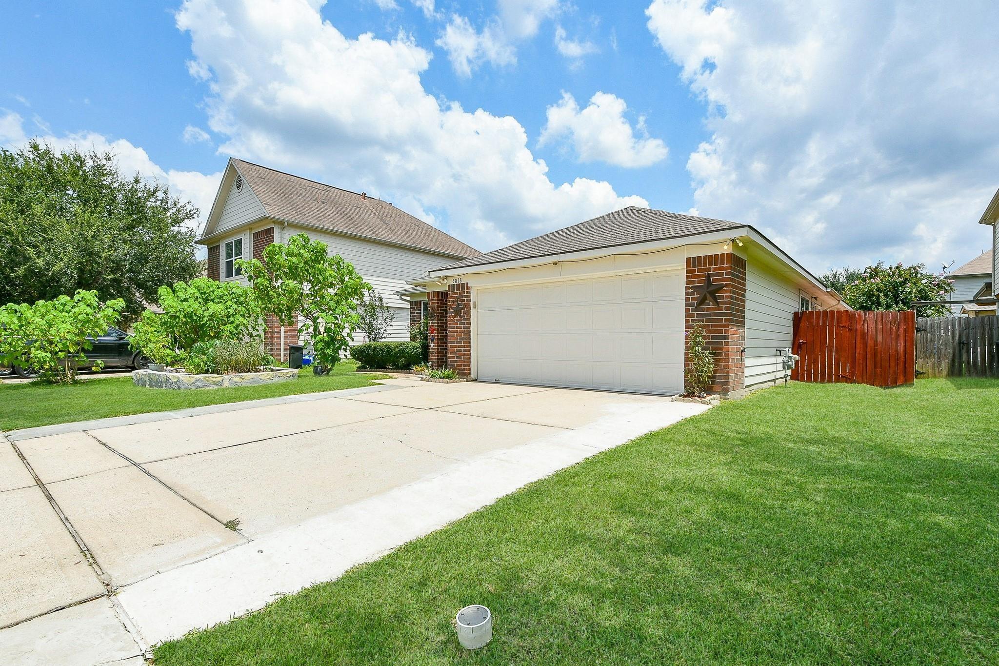 5818 Turmeric Dr, Baytown, TX 77521