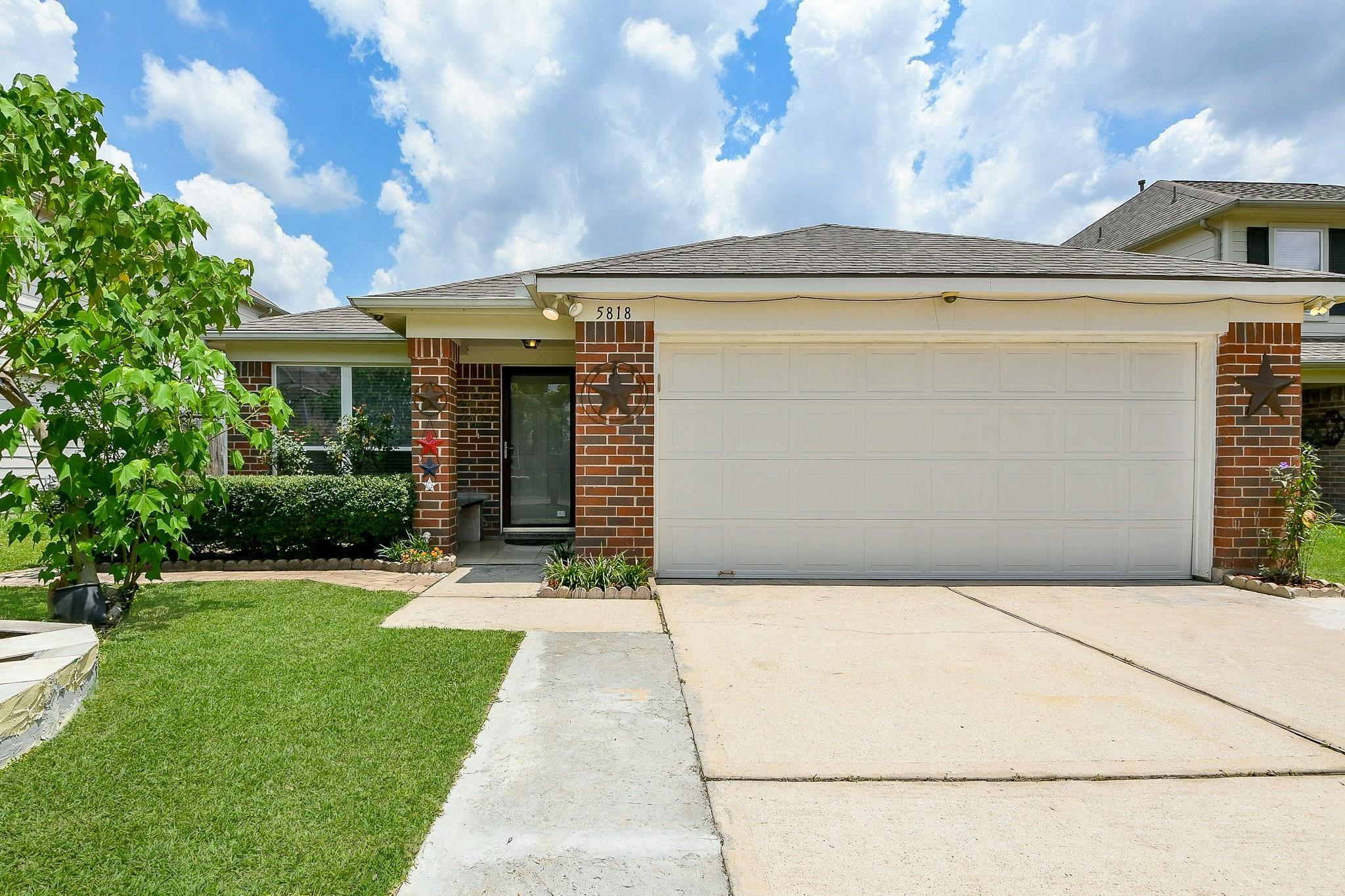 5818 Turmeric Dr, Baytown, TX 77521 photo