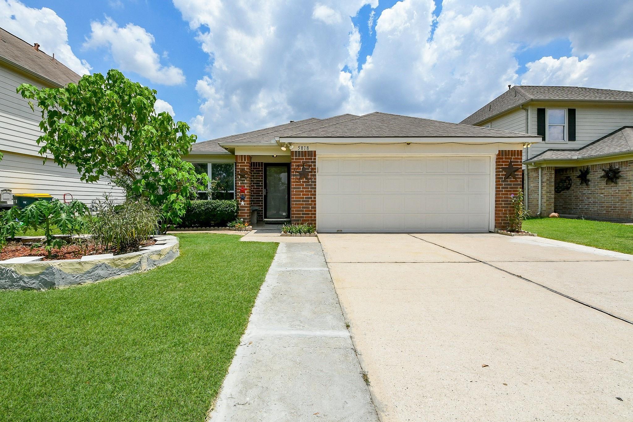 5818 Turmeric Dr, Baytown, TX 77521 photo