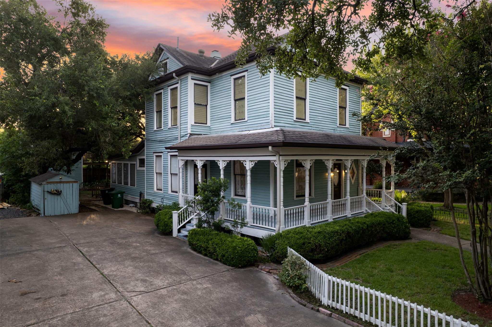 1007 Heights Blvd, Houston, TX 77008 photo