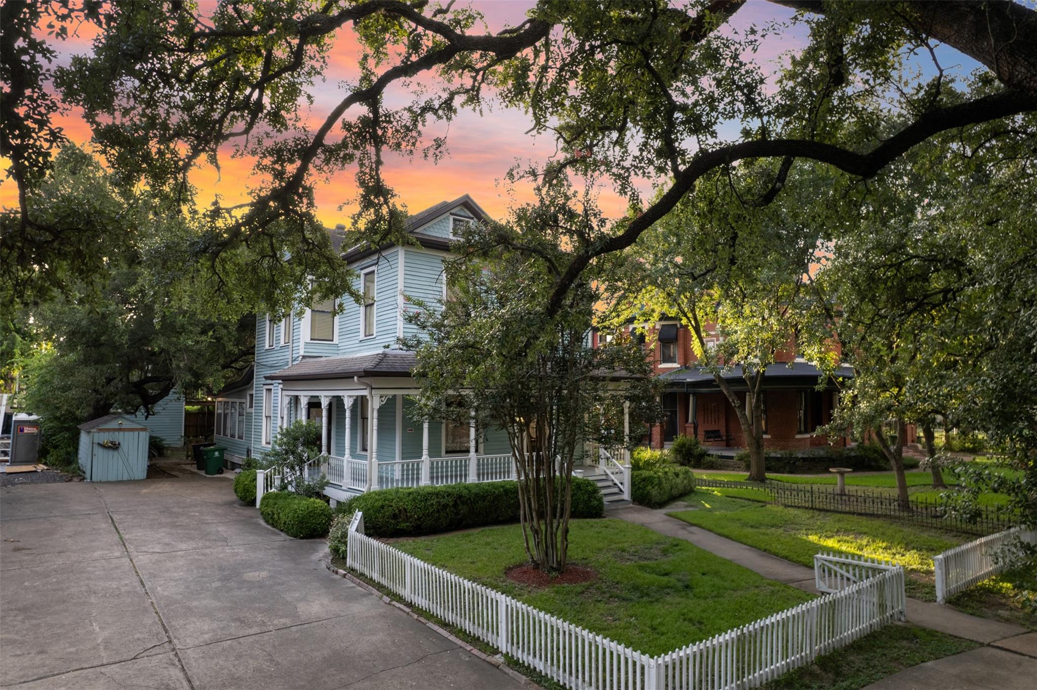 1007 Heights Blvd, Houston, TX 77008 photo