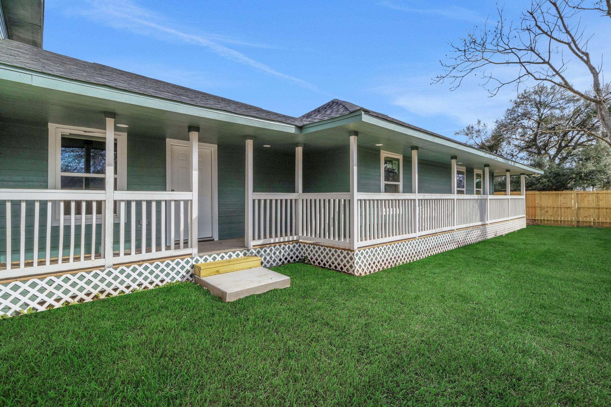 990 Wall St, Houston, TX 77088 photo